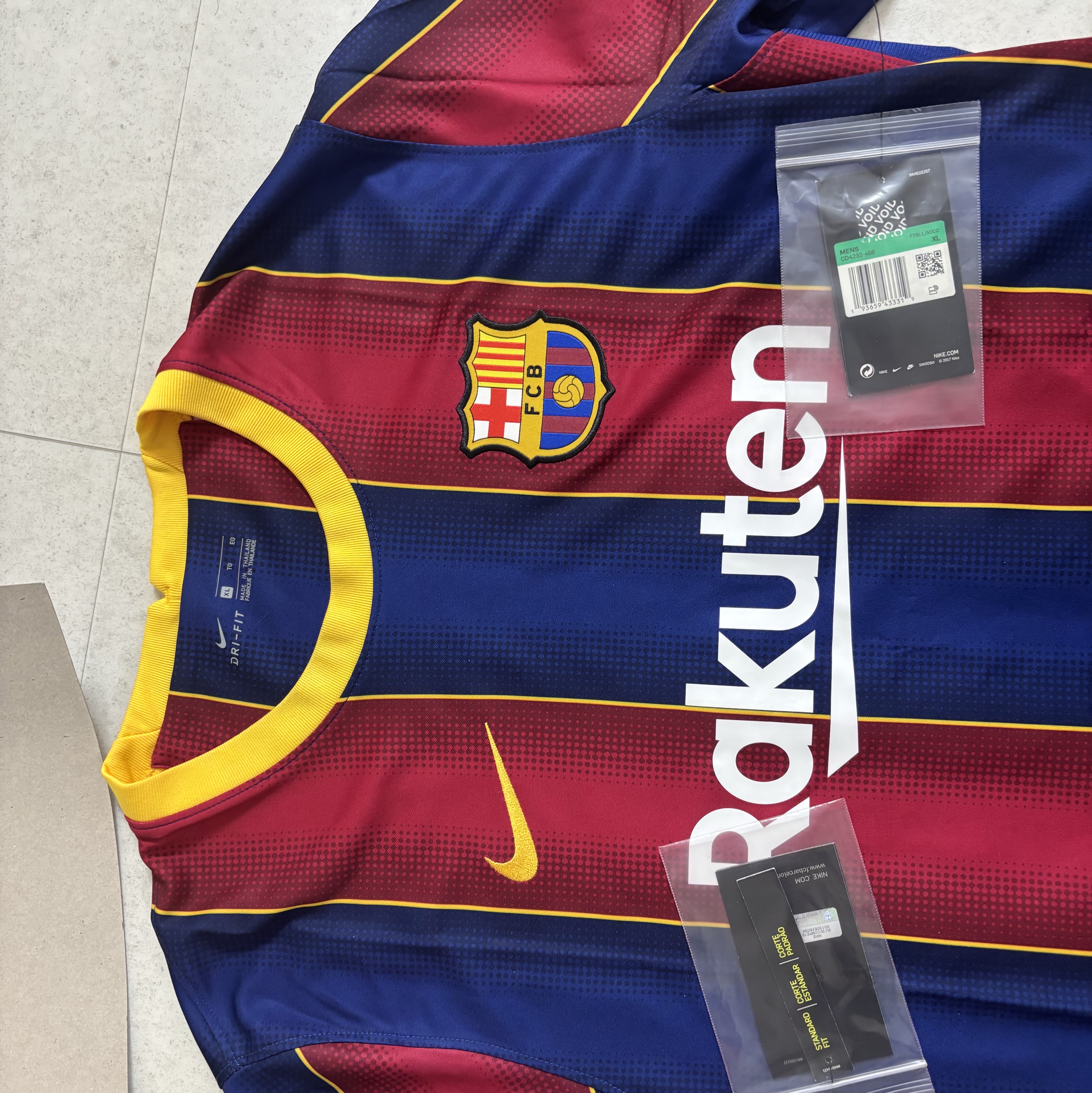 Nike FC Barcelona 2020/21 Dri-Fit Stadium Home Jersey Deep Royal Blue Varsity Maize (Non Marking Ver.) 착용 스타일 - 3