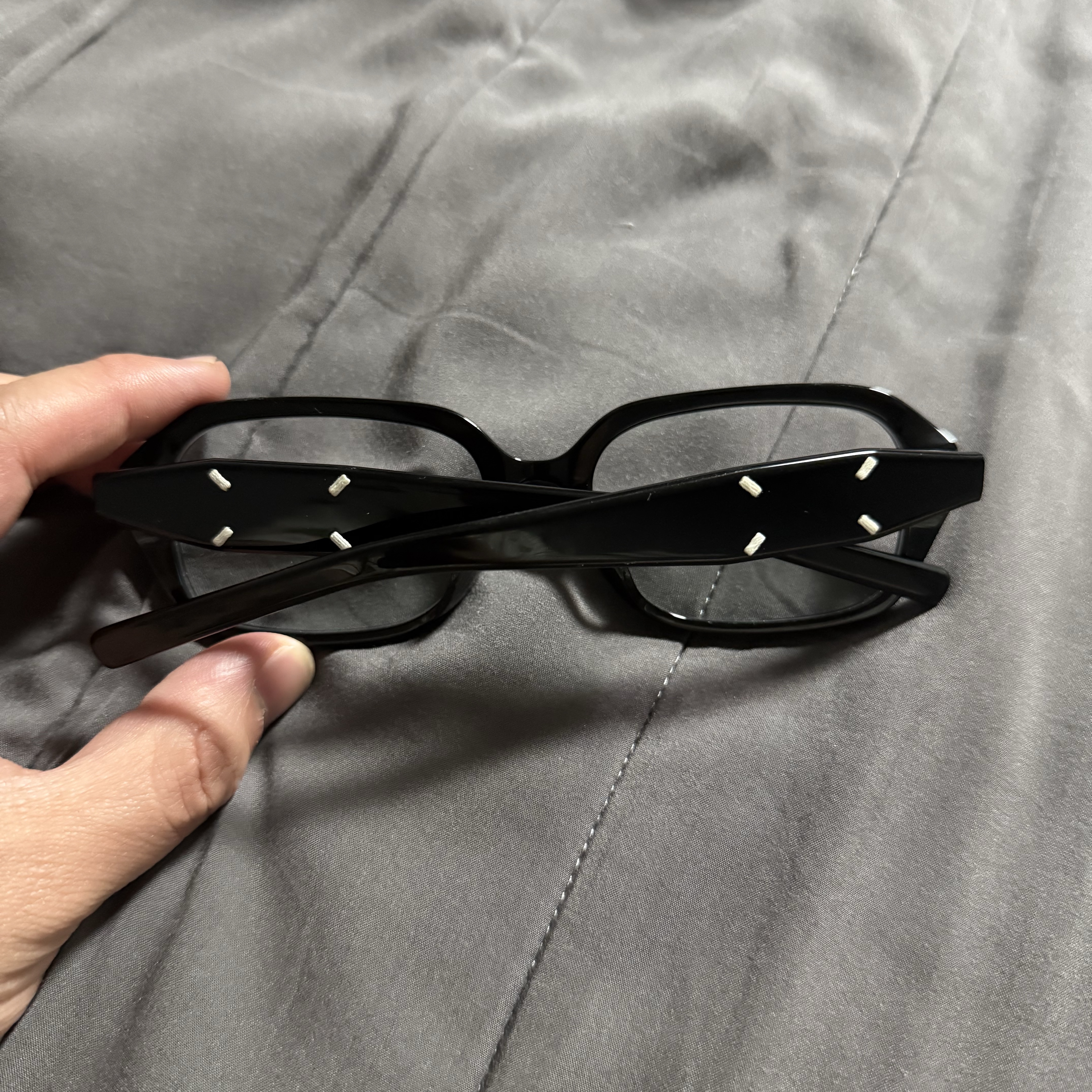 Gentle Monster x Maison Margiela MM212 Black Clear 착용 스타일