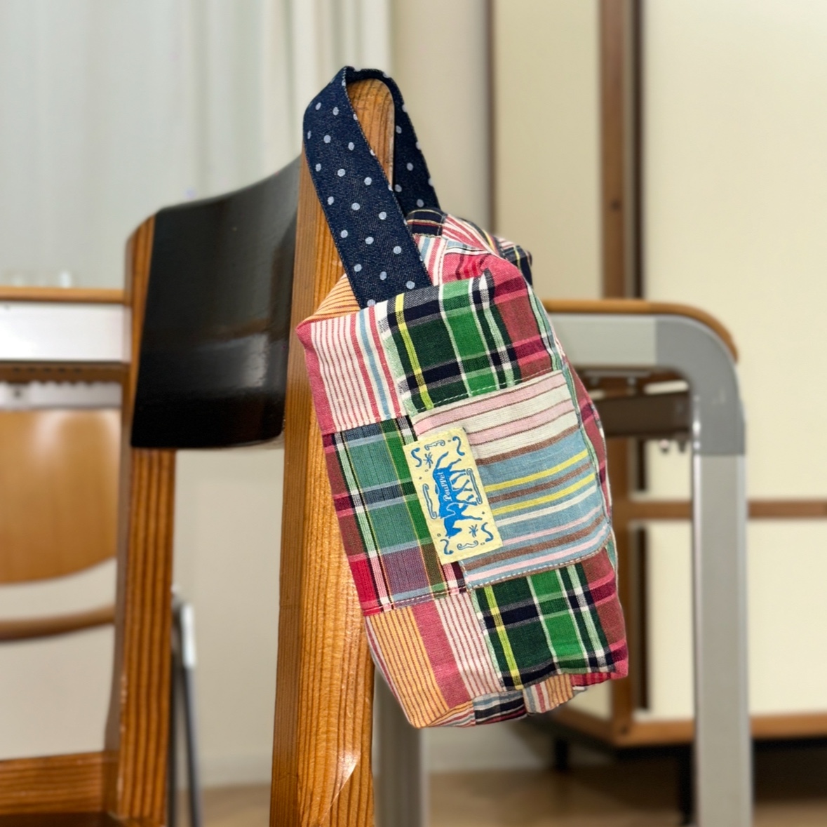 [3% 적립] POUPPET Handle Pouch - Patchwork 착용 스타일