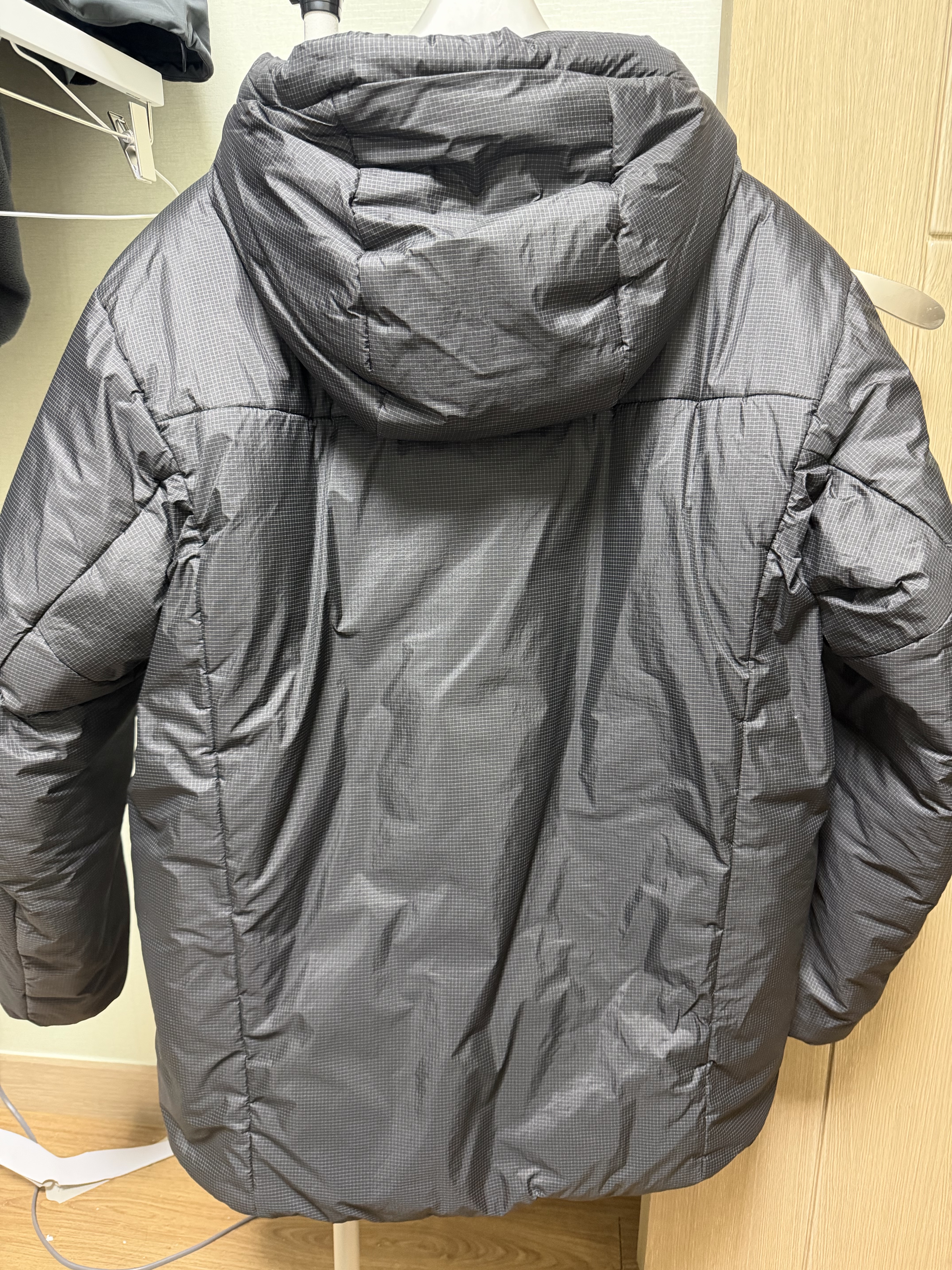 Arc'teryx Nuclei SV Parka Black 착용 스타일 - 2