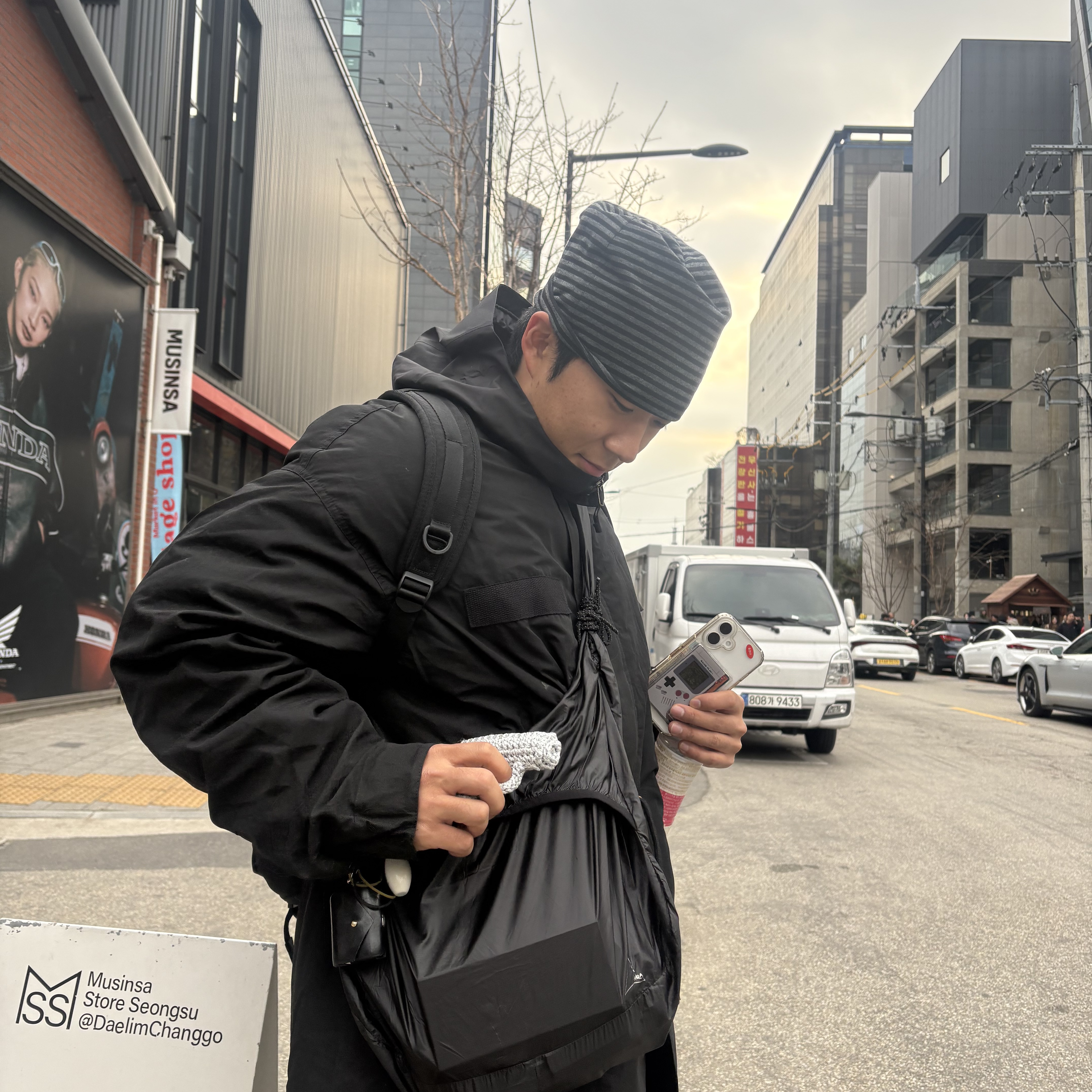 NOMANUAL NM Stripe Beanie Black, Karactor Lumping Cargo Pants Leopard Khaki 착용 스타일 - 4