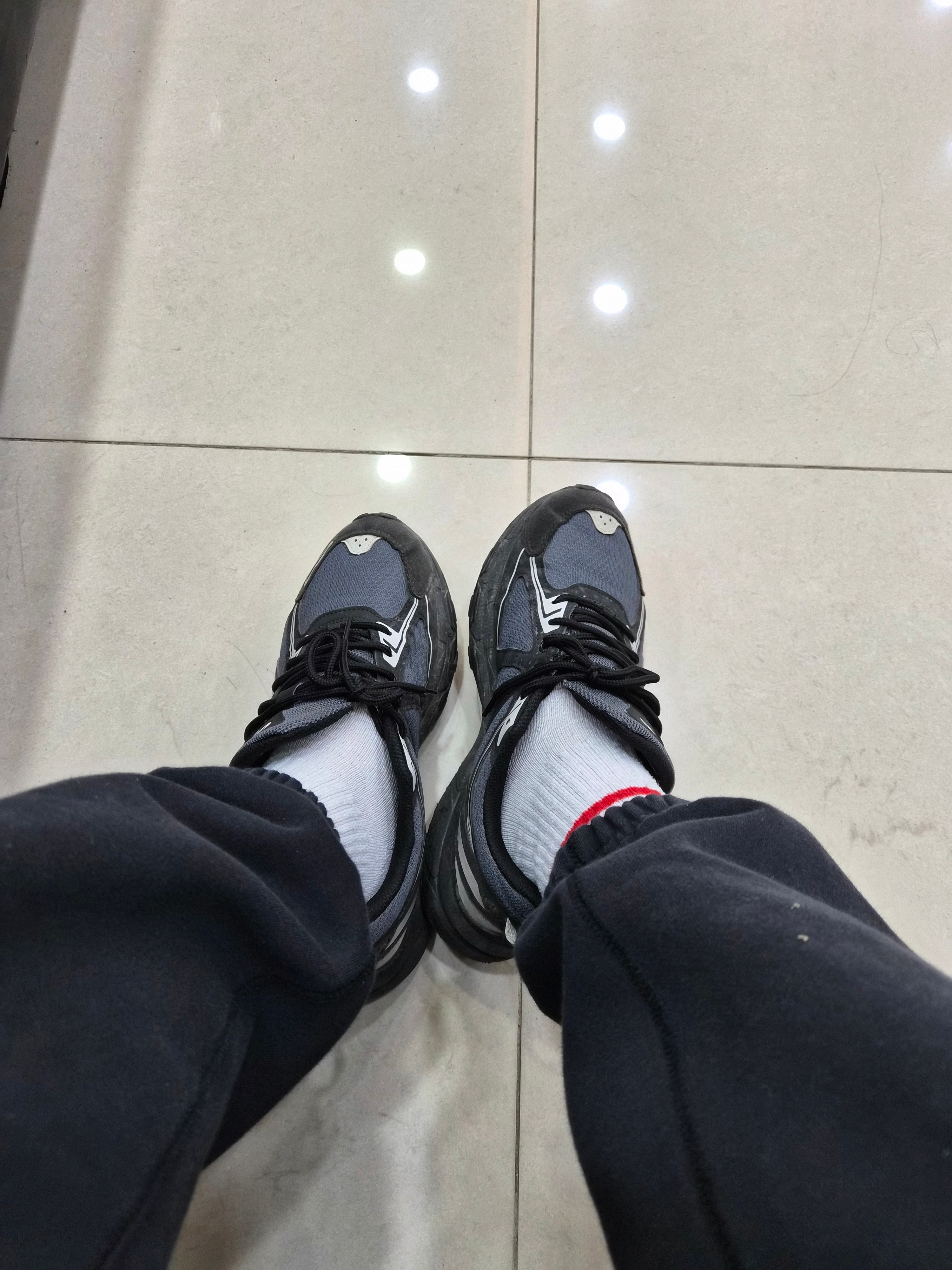 Asics Gel-Venture 6 Carrier Grey 착용 스타일