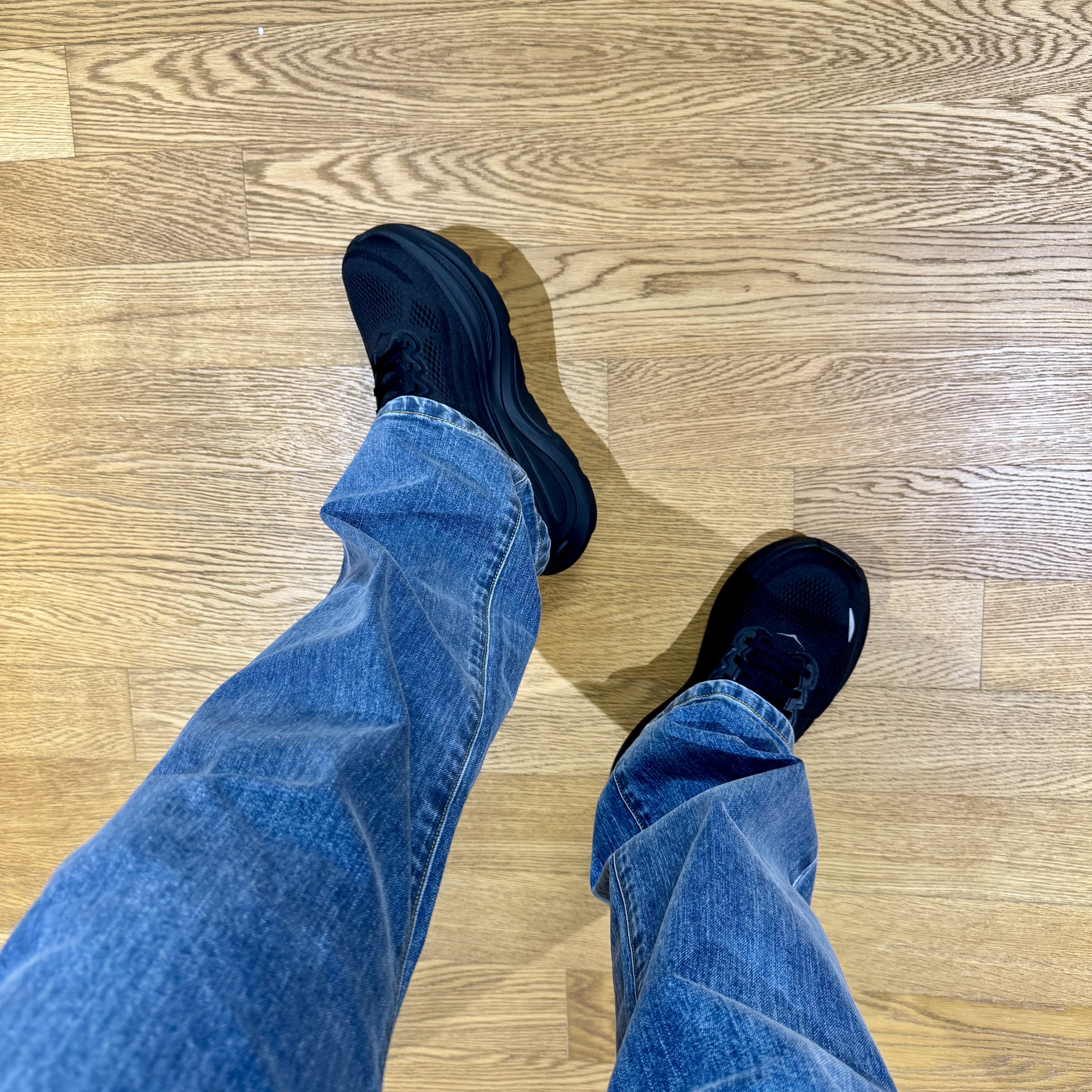 Hoka Bondi 9 Black - Regular 착용 스타일
