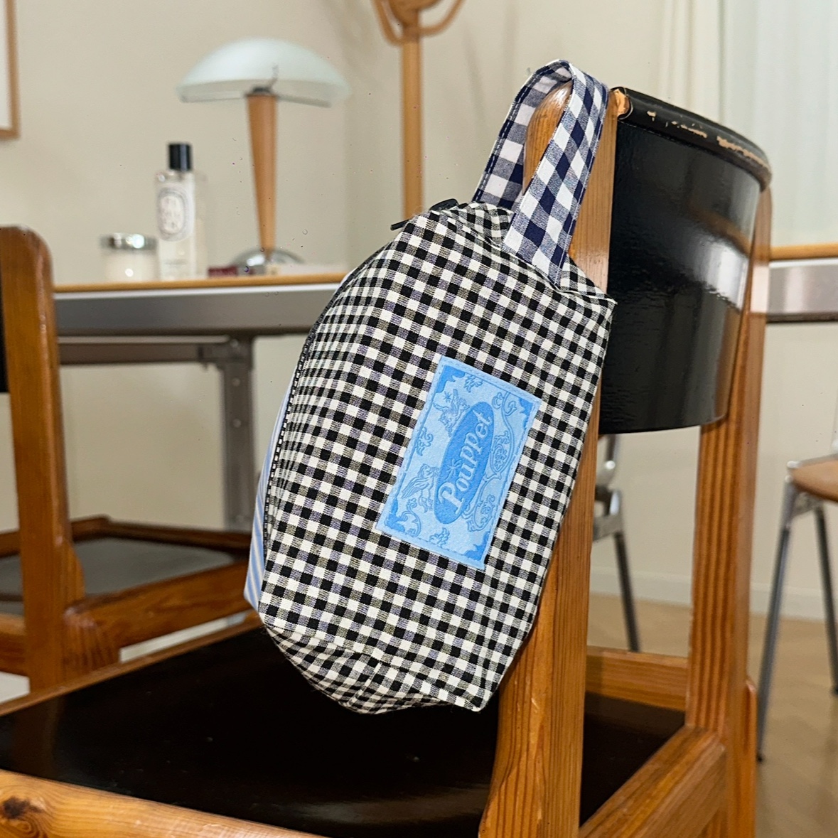 [3% 적립] POUPPET Handle Pouch - Check & Stripe 착용 스타일