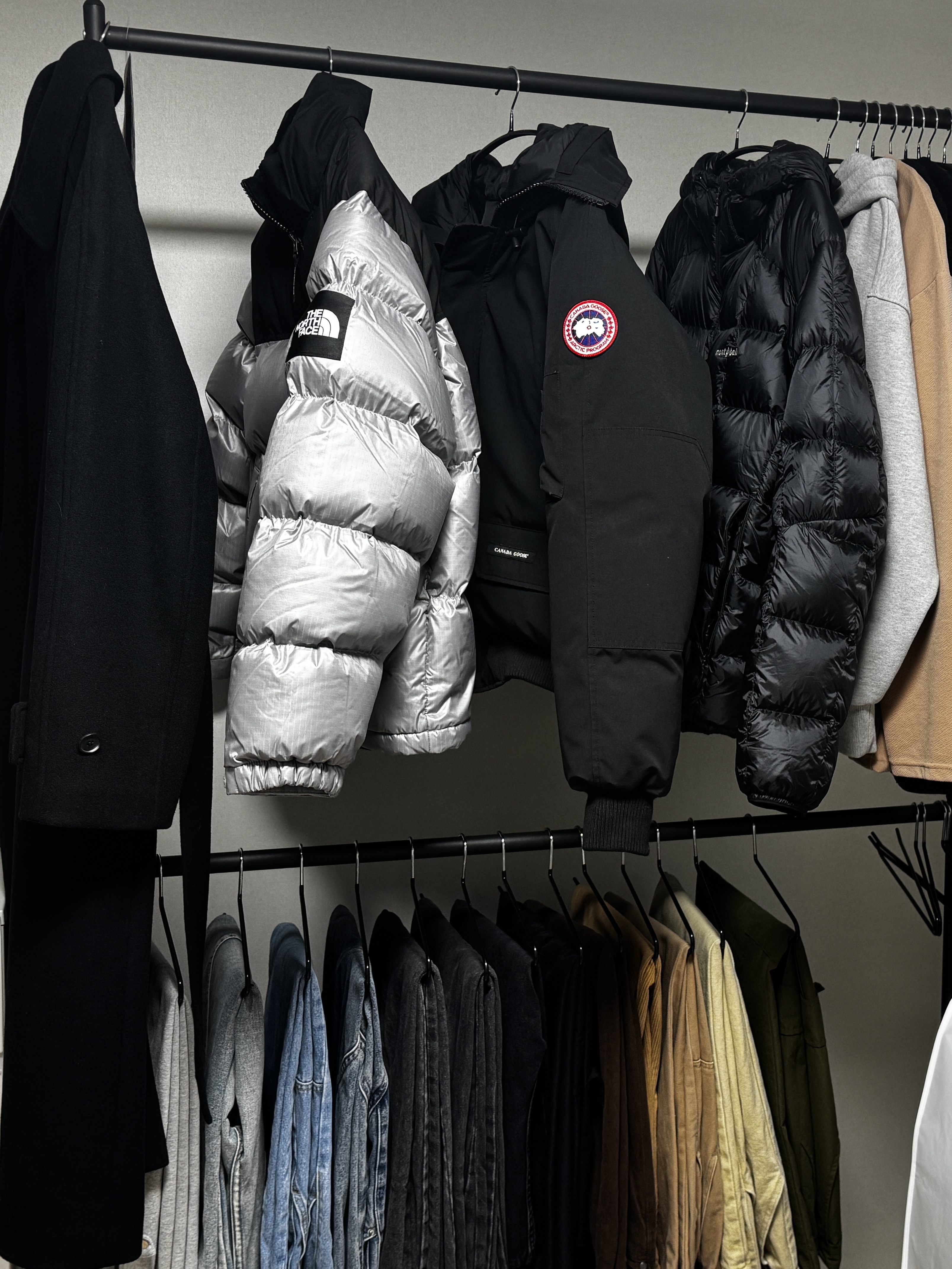 The North Face White Label Novelty Nuptse Down Jacket Heather Gray, New Balance 530 White 착용 스타일 - 3