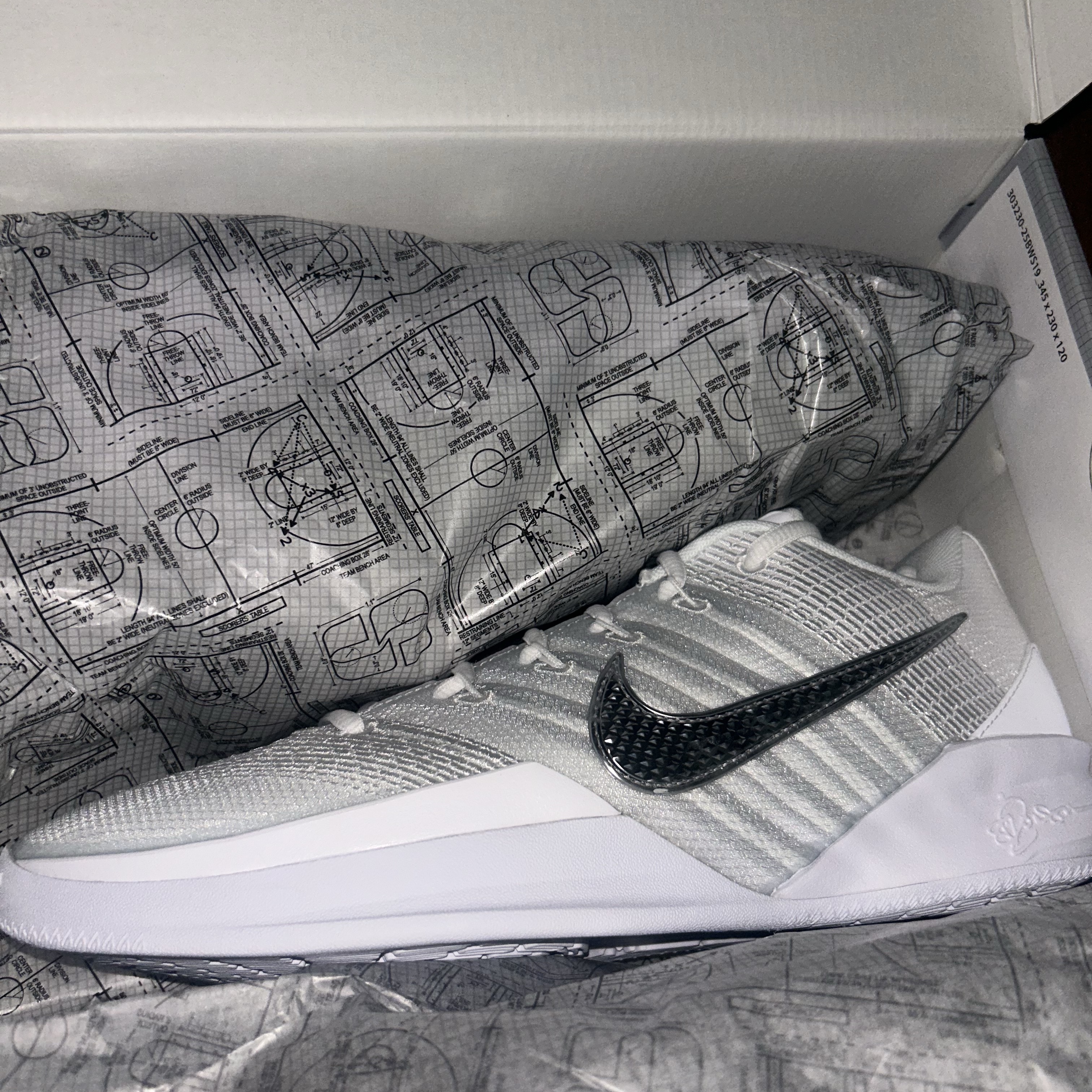 Nike Sabrina 3 EP White Metallic Silver 착용 스타일