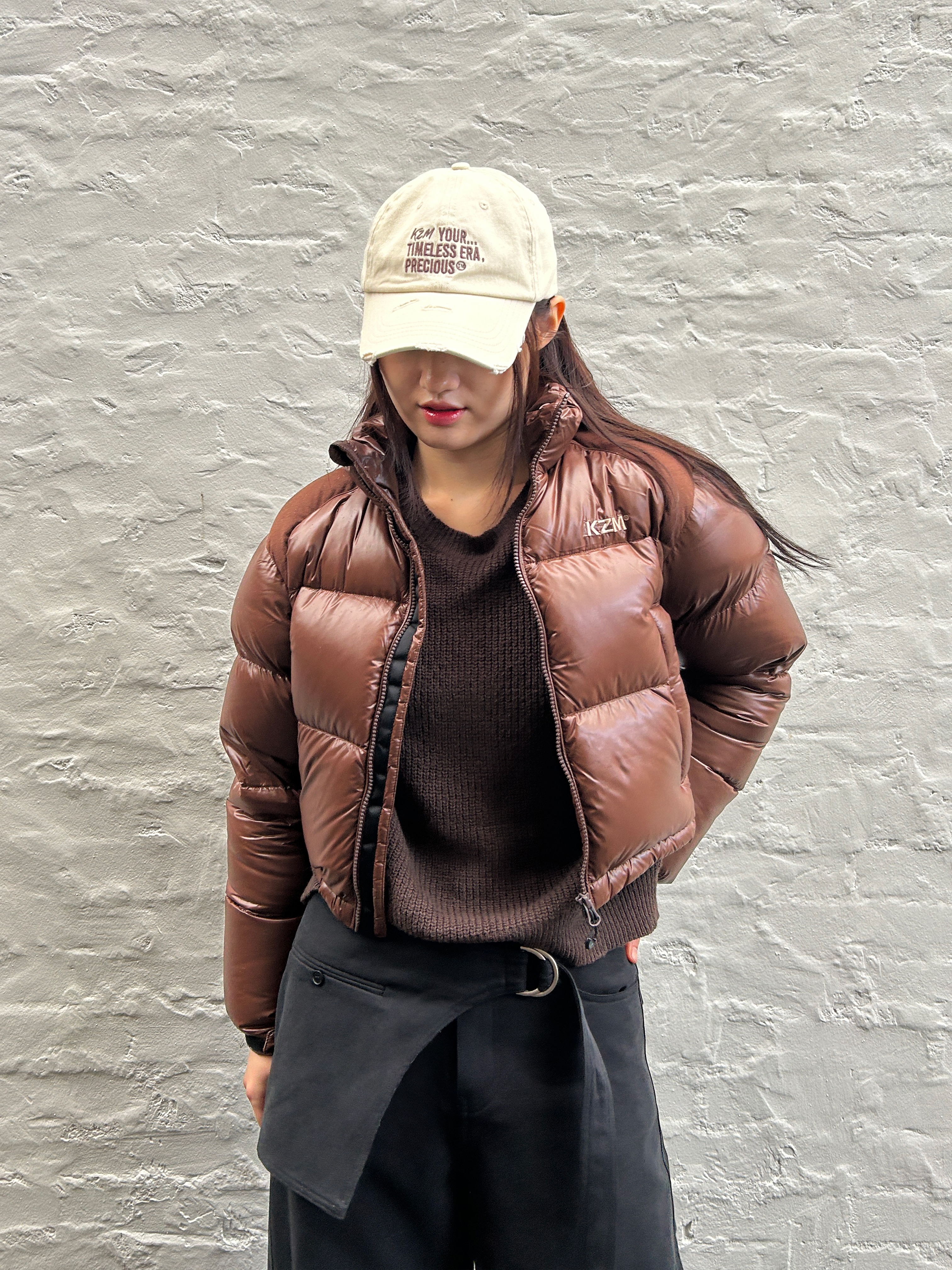 KZM TIMELESS DAMAGE CAP IVORY 착용 스타일 - 2