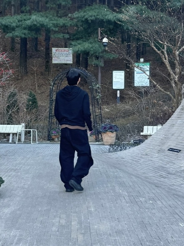 Sansan Gear Circuit Zip-Up Hoodie Black - 25SS, Sansan Gear Cotton Wave Pants Black 착용 스타일 - 4