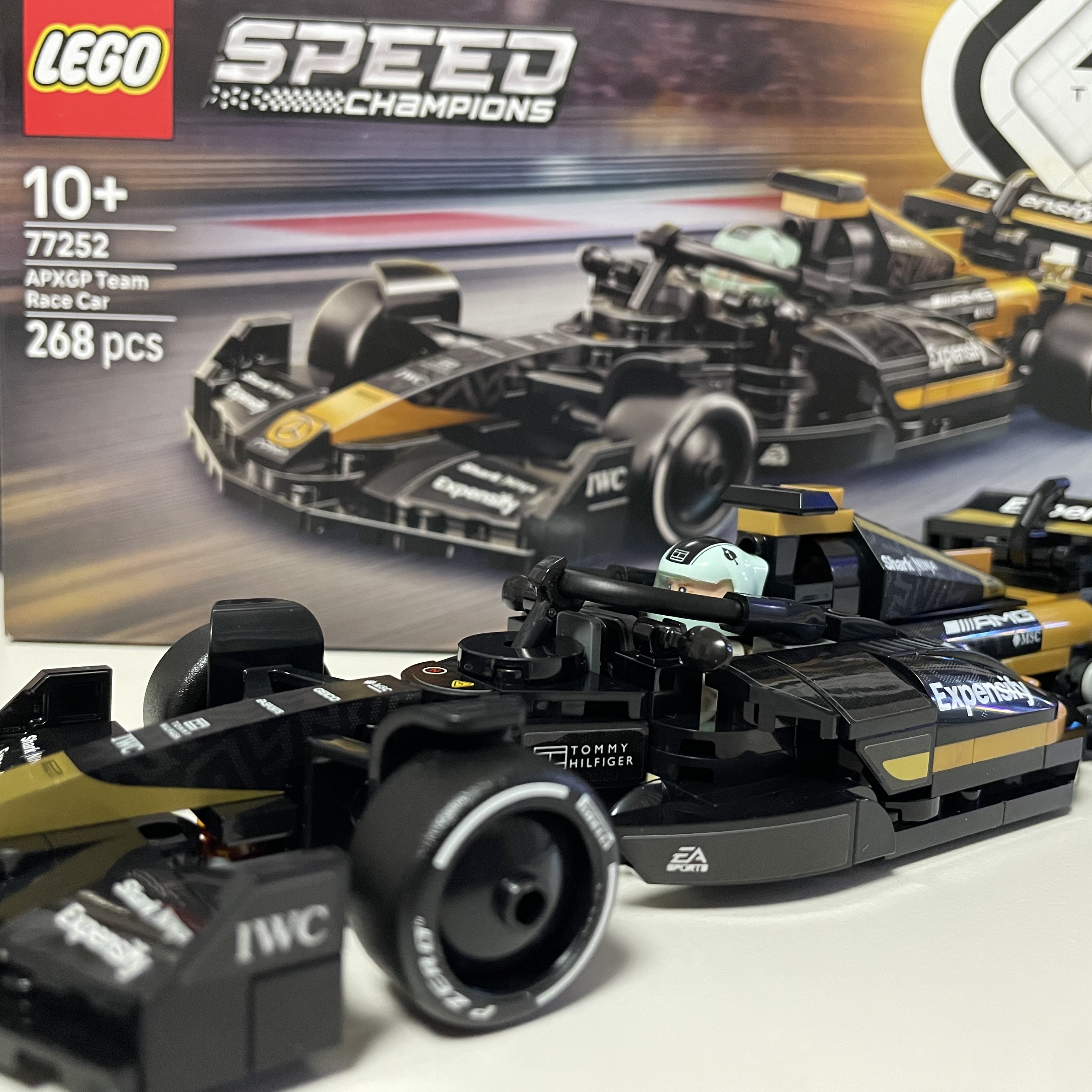 Lego Speed Champions APXGP Team Race Car from F1 The Movie 착용 스타일 - 3