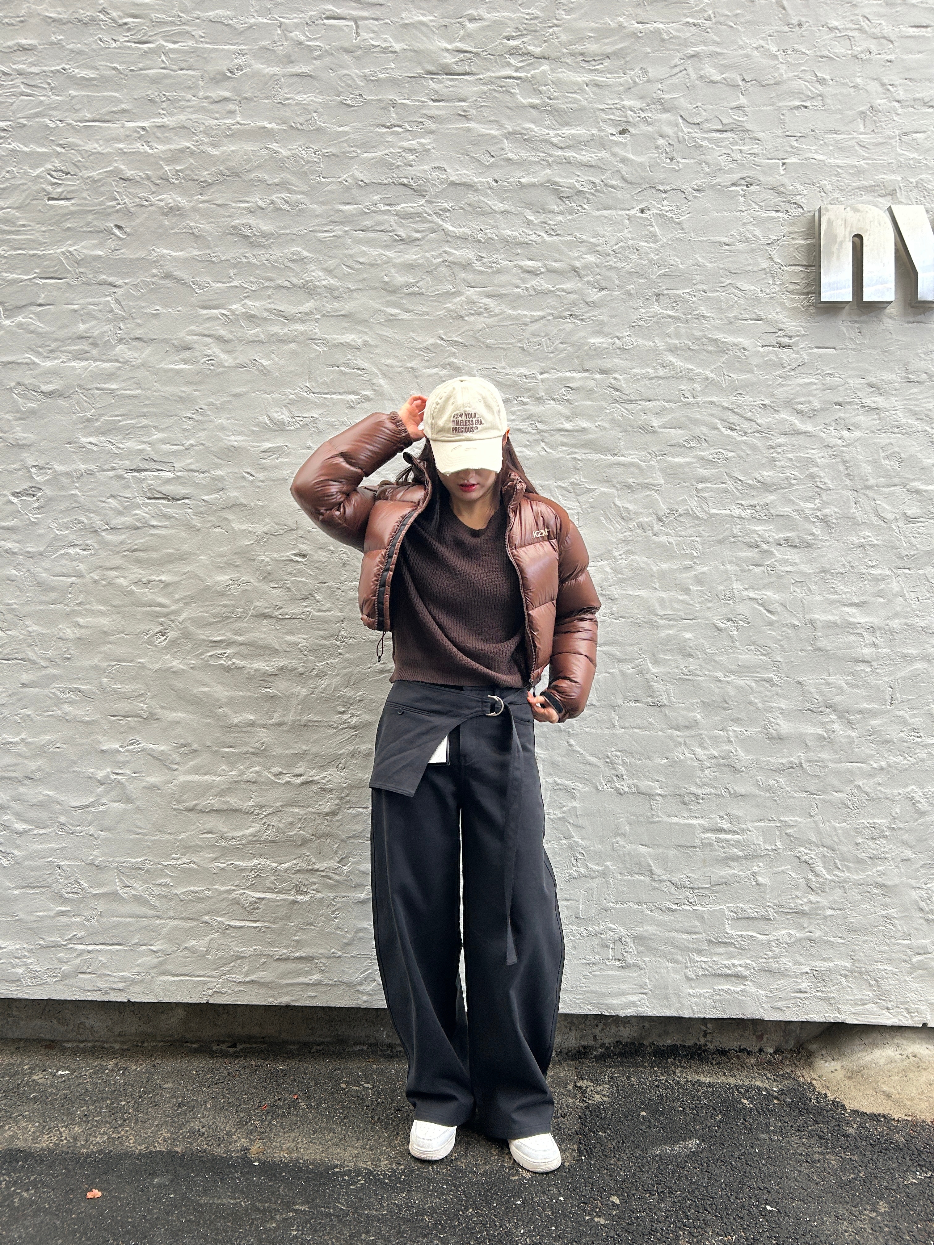 KZM TIMELESS DAMAGE CAP IVORY 착용 스타일 - 3