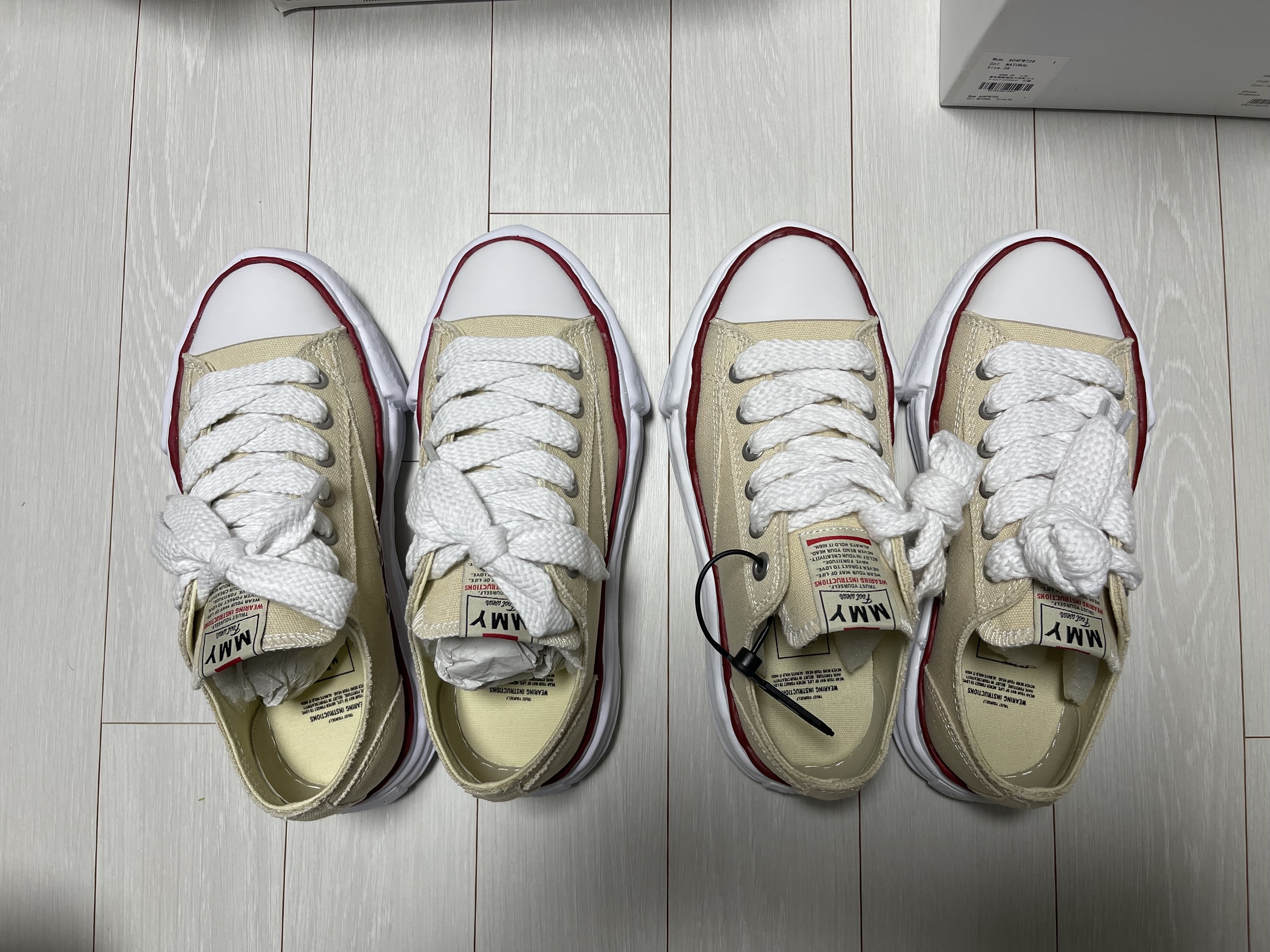 Maison Mihara Yasuhiro Peterson OG Sole Canvas Low-top Sneakers Natural 착용 스타일 - 1
