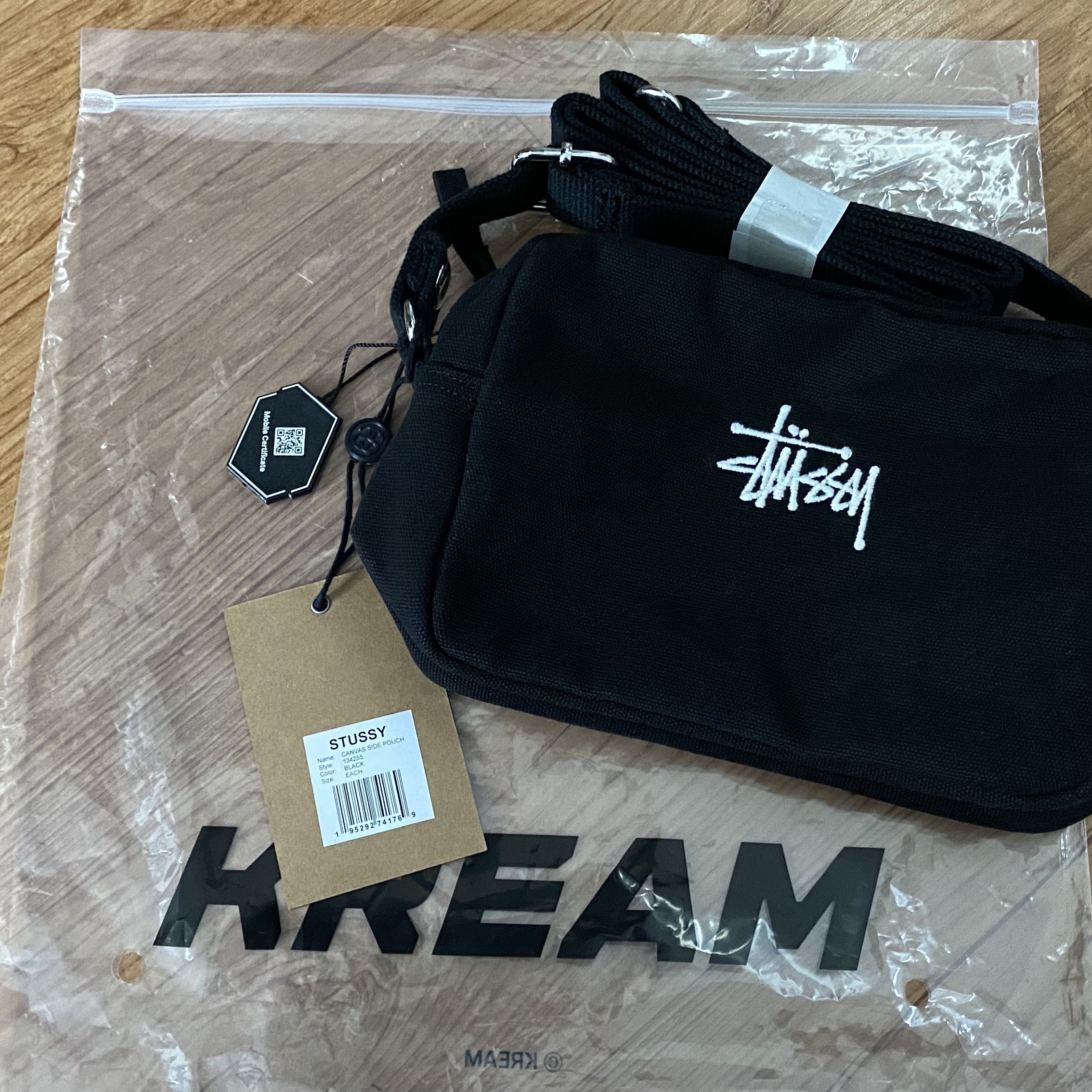 Stussy Canvas Pouch Black, Supreme Corduroy S Logo 6-Panel Black - 24FW 착용 스타일 - 2