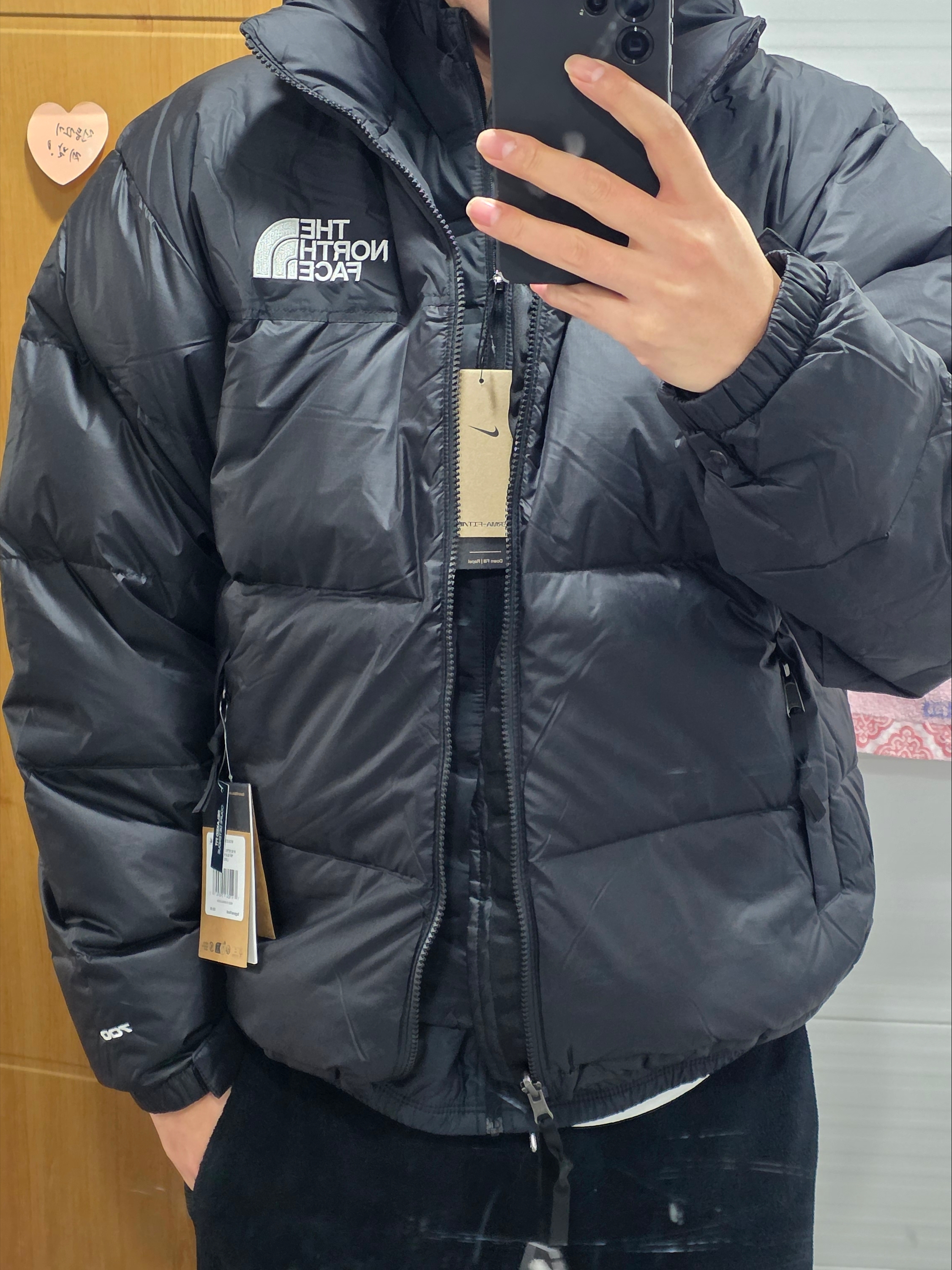 The North Face 1996 Retro Nuptse Down Jacket TNF Black 착용 스타일 - 7