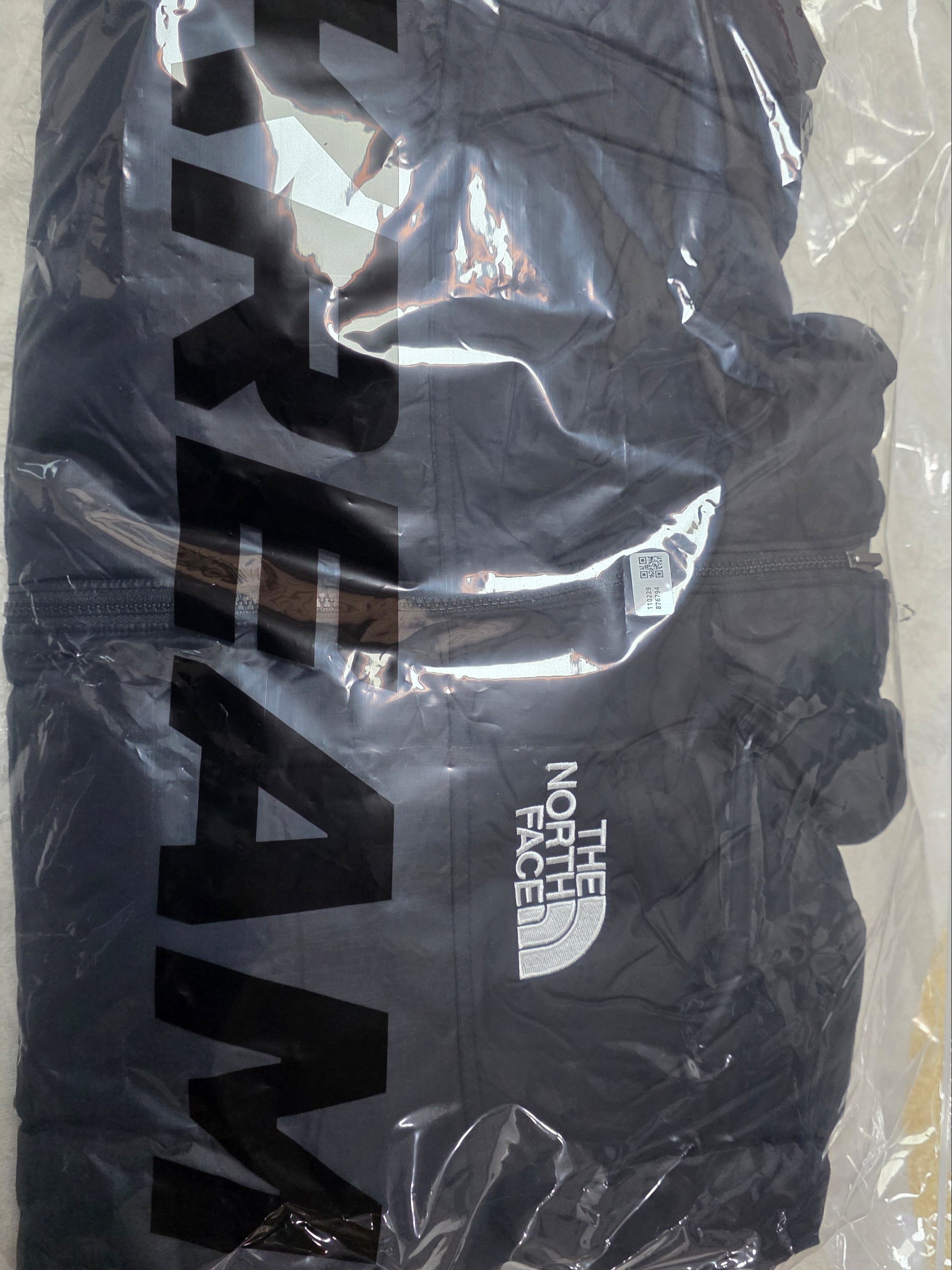 The North Face 1996 Retro Nuptse Down Jacket TNF Black 착용 스타일 - 3