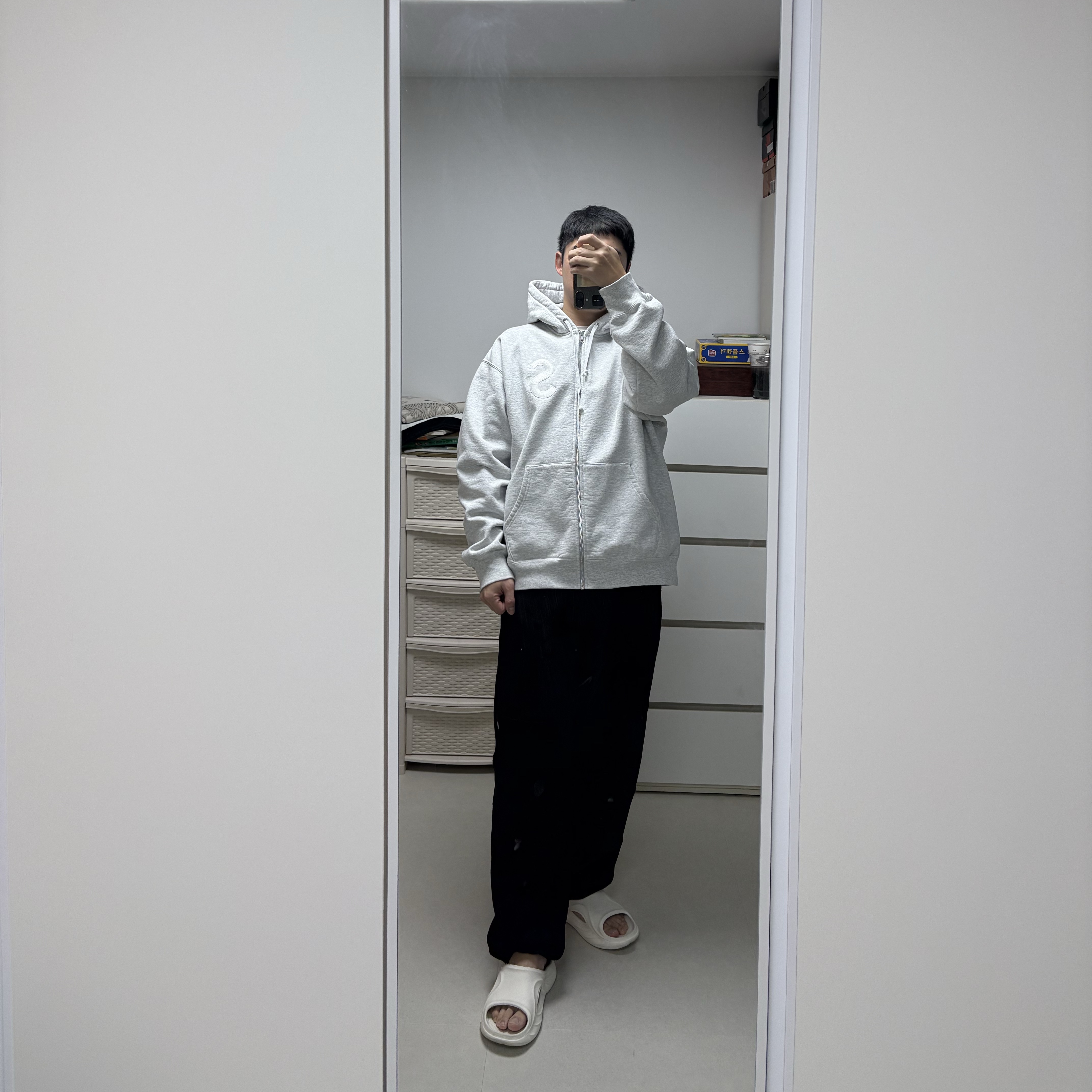Supreme S Logo Zip Up Hooded Sweatshirt Ash Grey - 24FW 착용 스타일