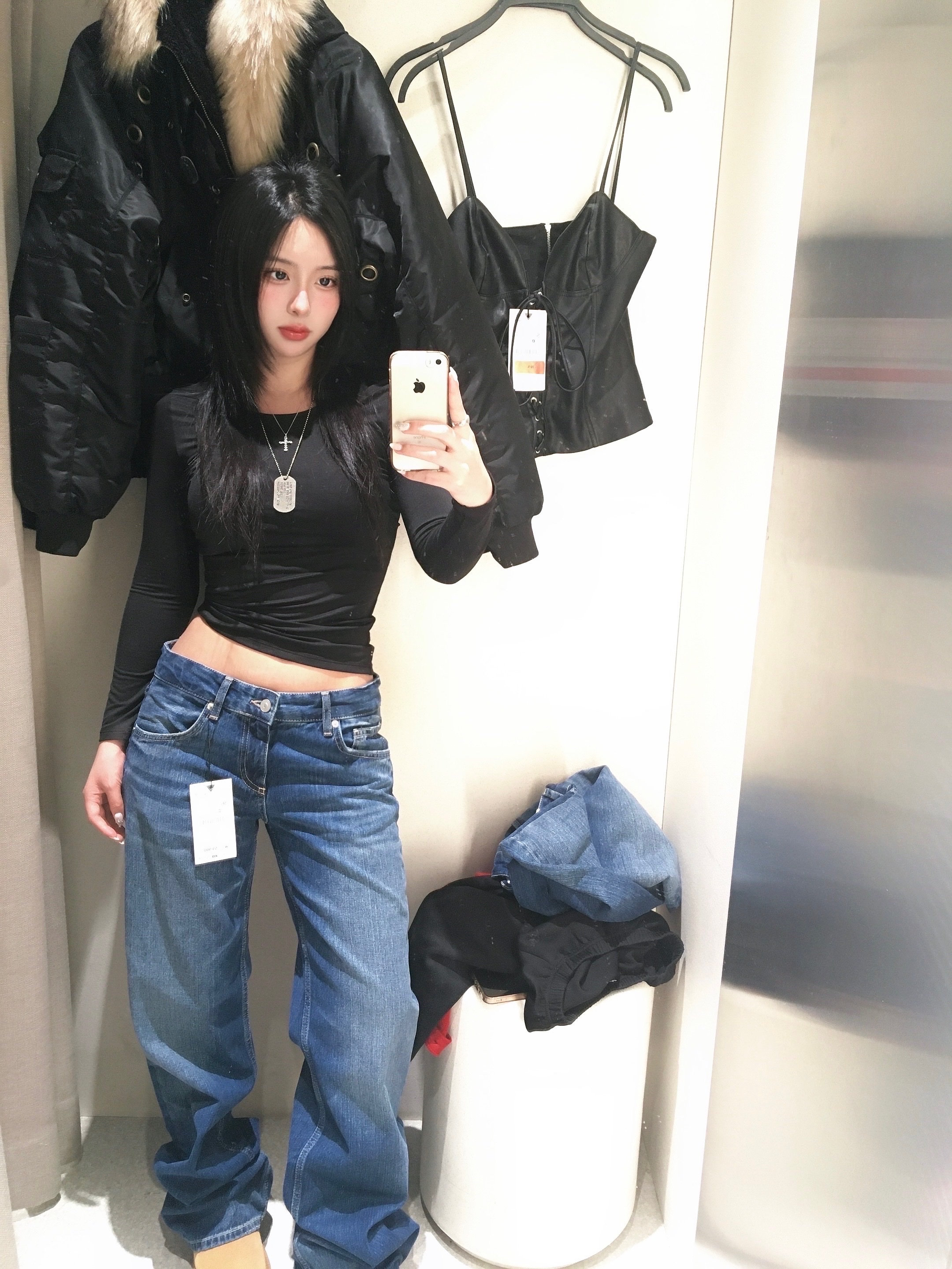Hysteric Glamour Guitar Girl Ball Chain Necklace Silver, NUMBERING #3729 Round Brilliant Gradient Cross Necklace White 착용 스타일