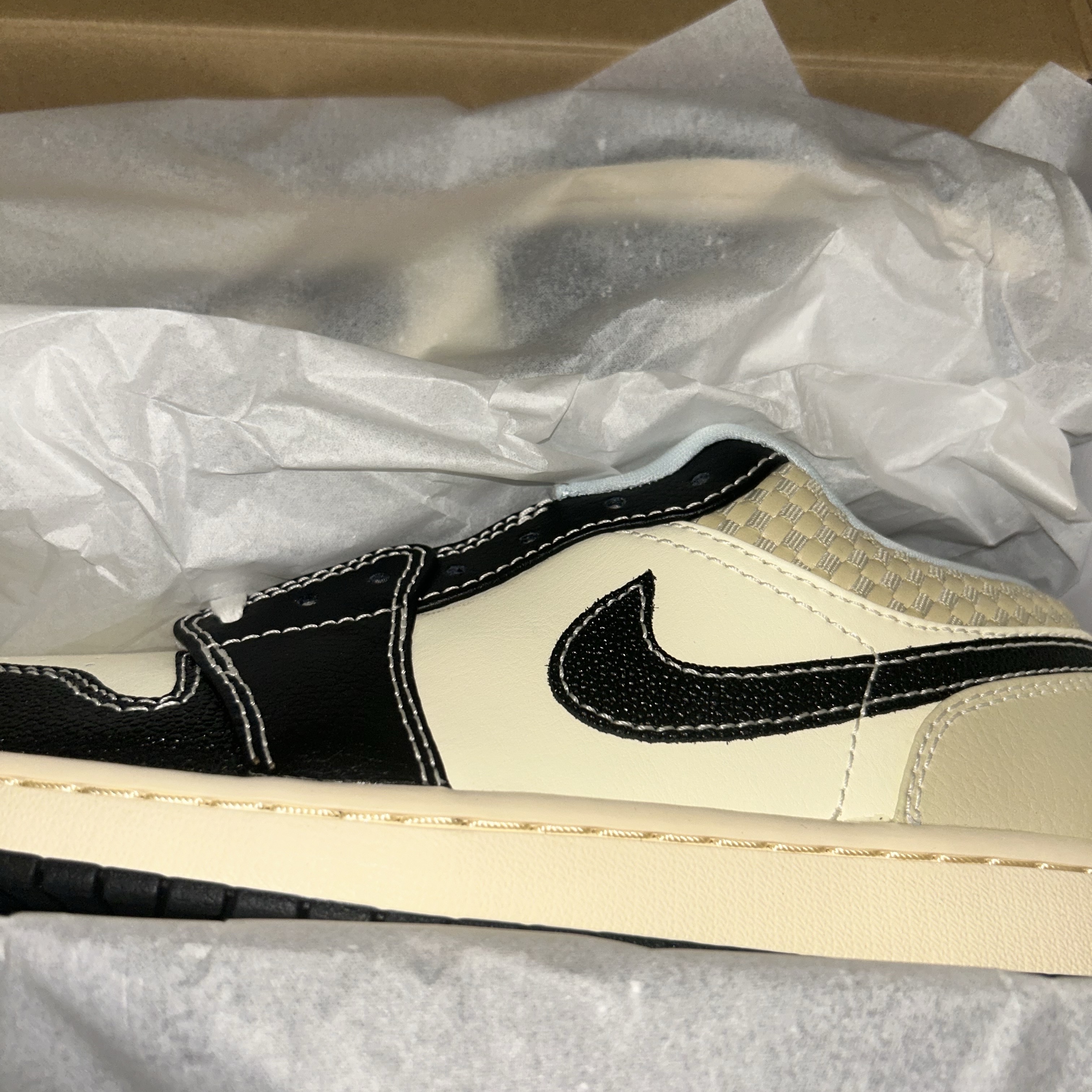 Jordan 1 Low SE Coconut Milk Muslin 착용 스타일