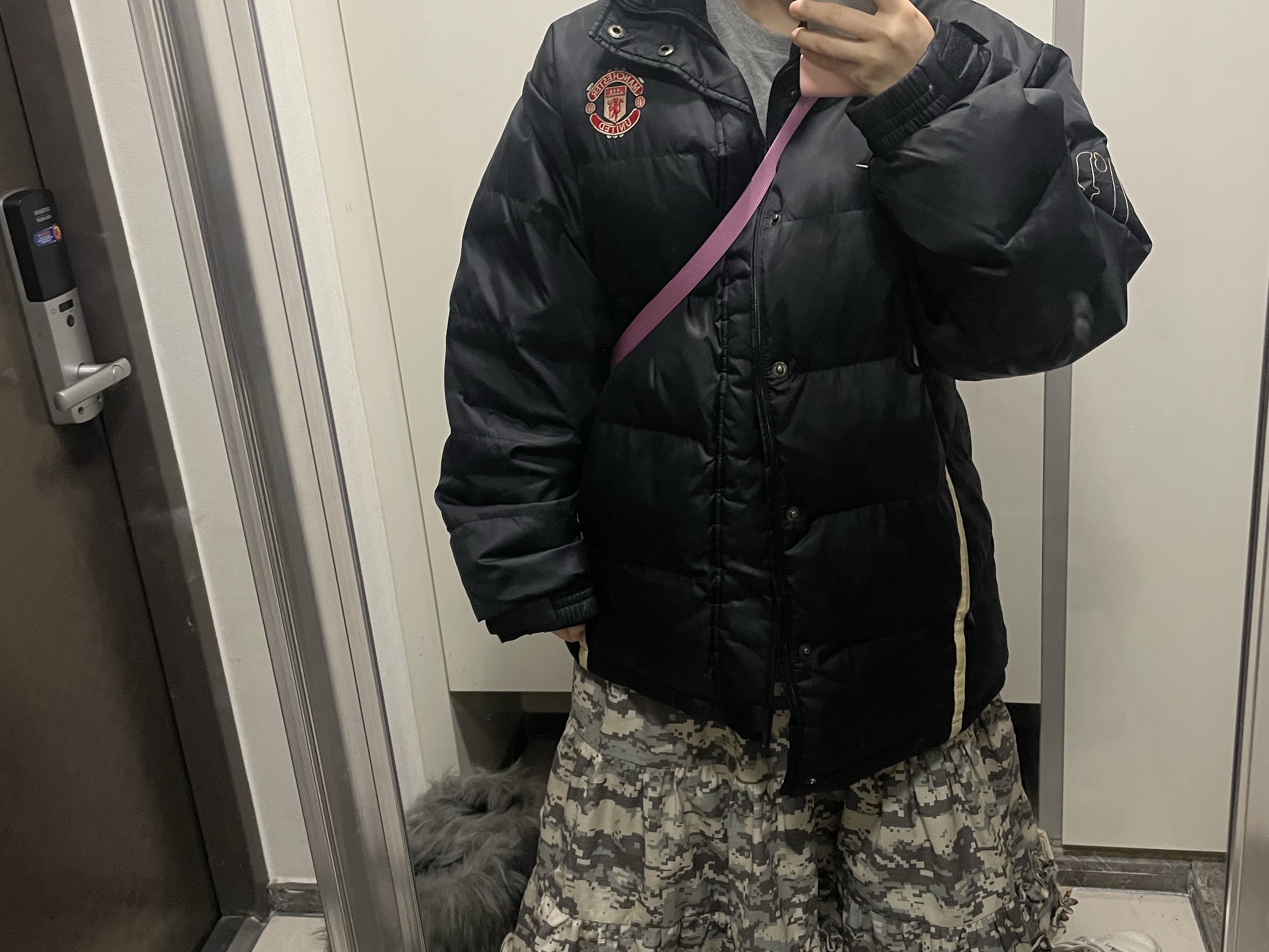 Arc'teryx Mantis 2 Waistpack Alpenglow, (W) Nike Shox Z Pinksicle Black 착용 스타일 - 3