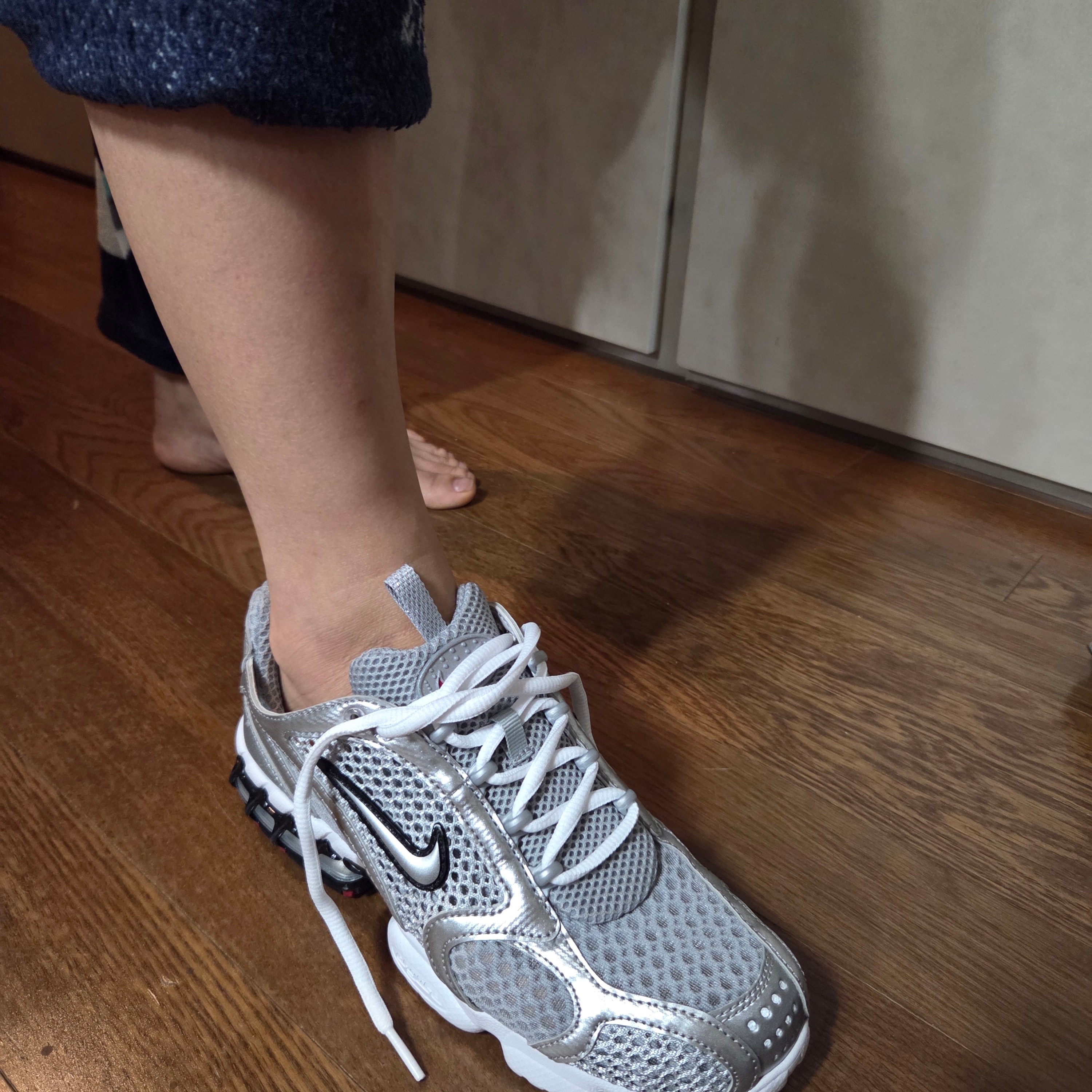 Nike Air Zoom Spiridon Cage 2 Metallic Silver 착용 스타일