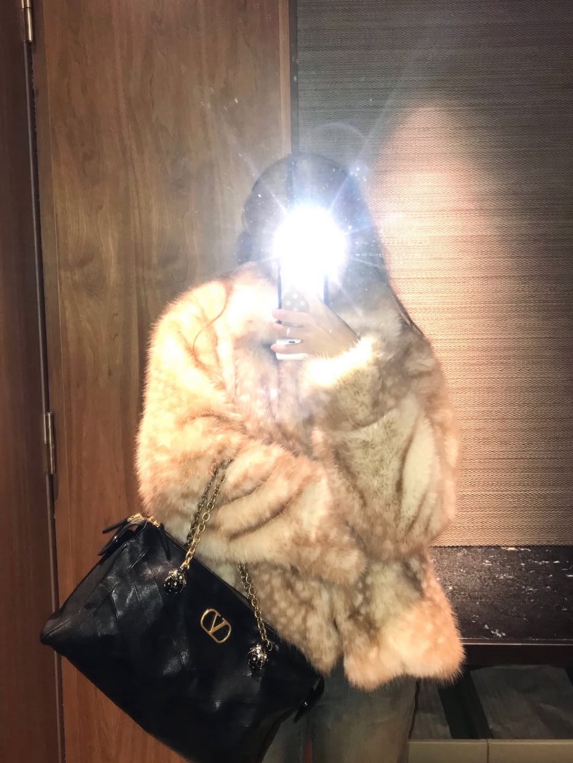 (W) I Am Gia Bambi Fur Coat Neutral 착용 스타일 - 1