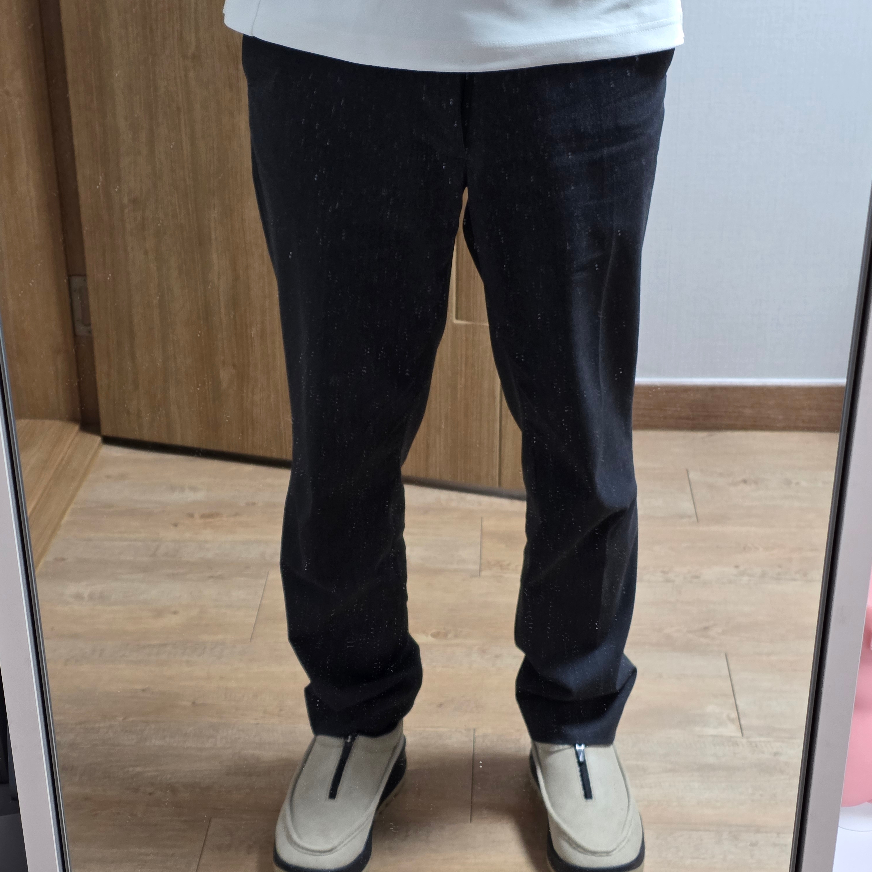 Nike ACG Izy Khaki and Black 착용 스타일