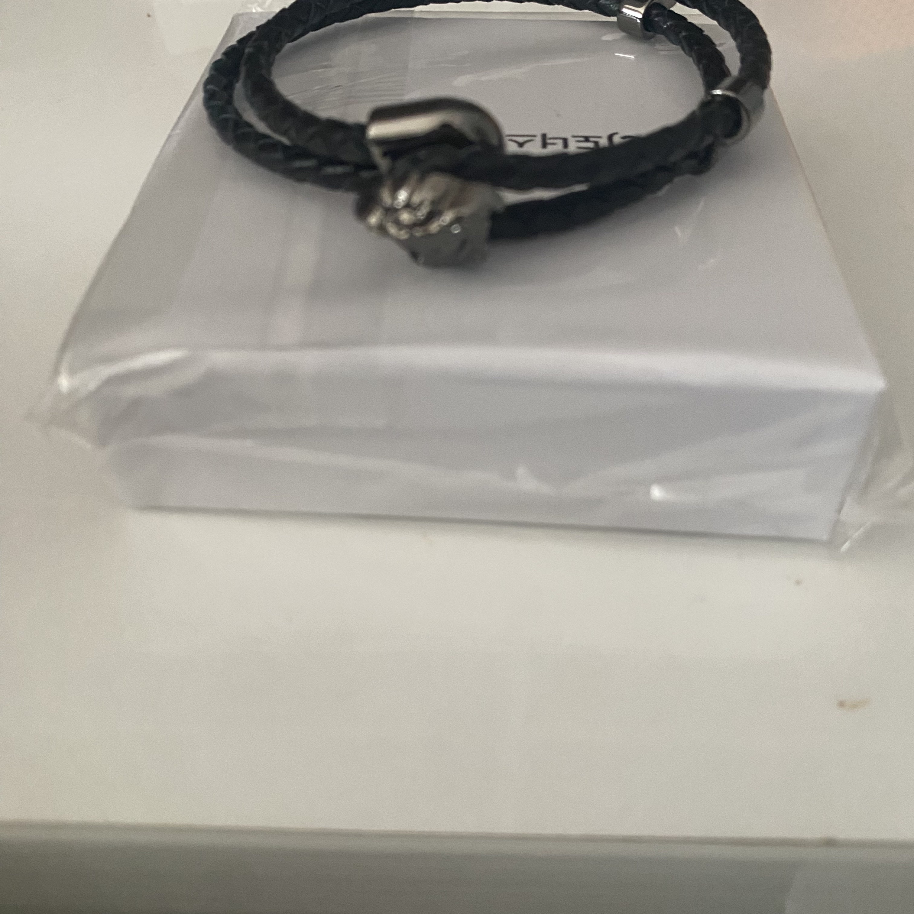 Versace Medusa Braided Leather Bracelet Black 착용 스타일