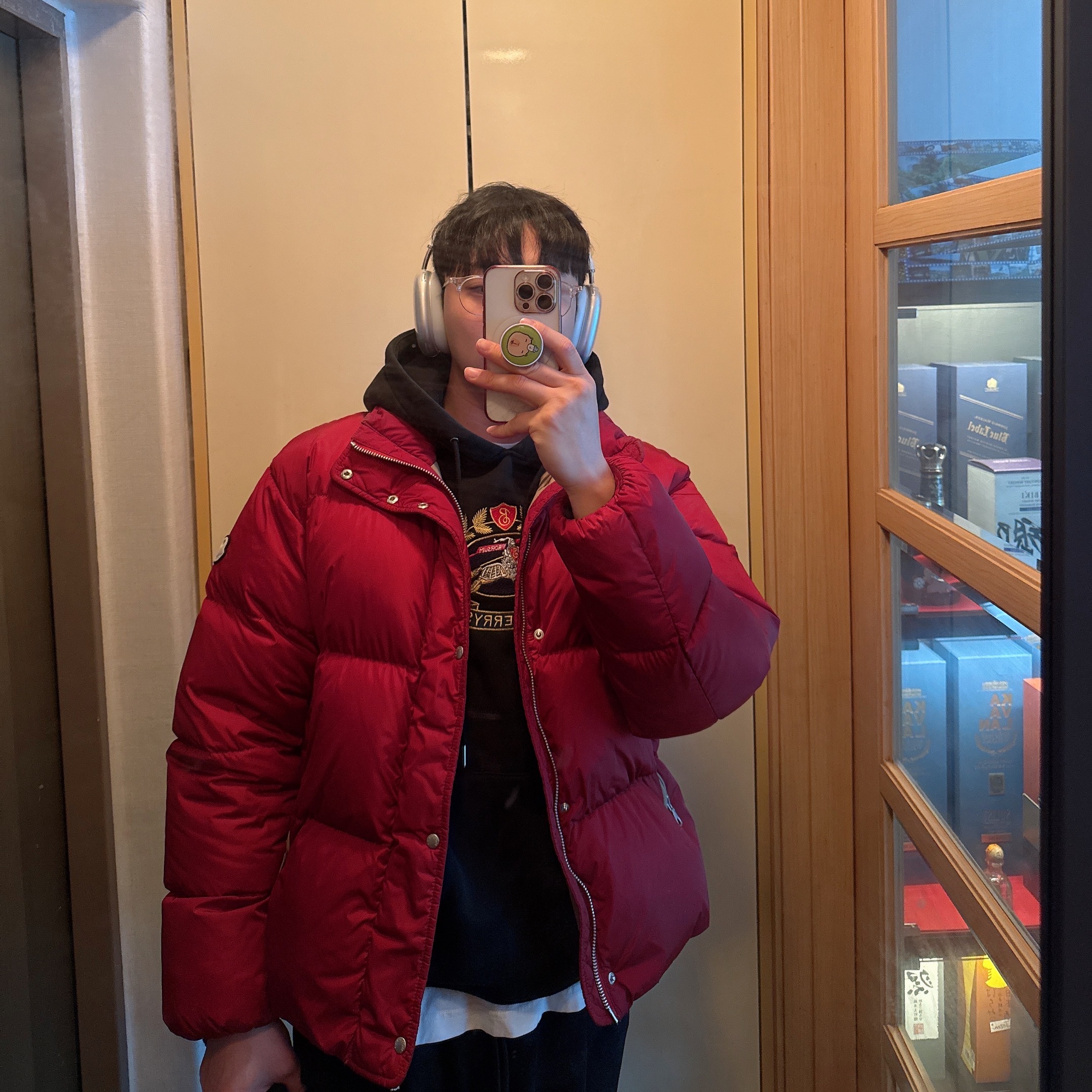 Moncler x Palm Angels Panamint Short Down Jacket Burgundy - 21FW, Apple AirPods Max Lightning Silver (Korean Ver.) 착용 스타일 - 2