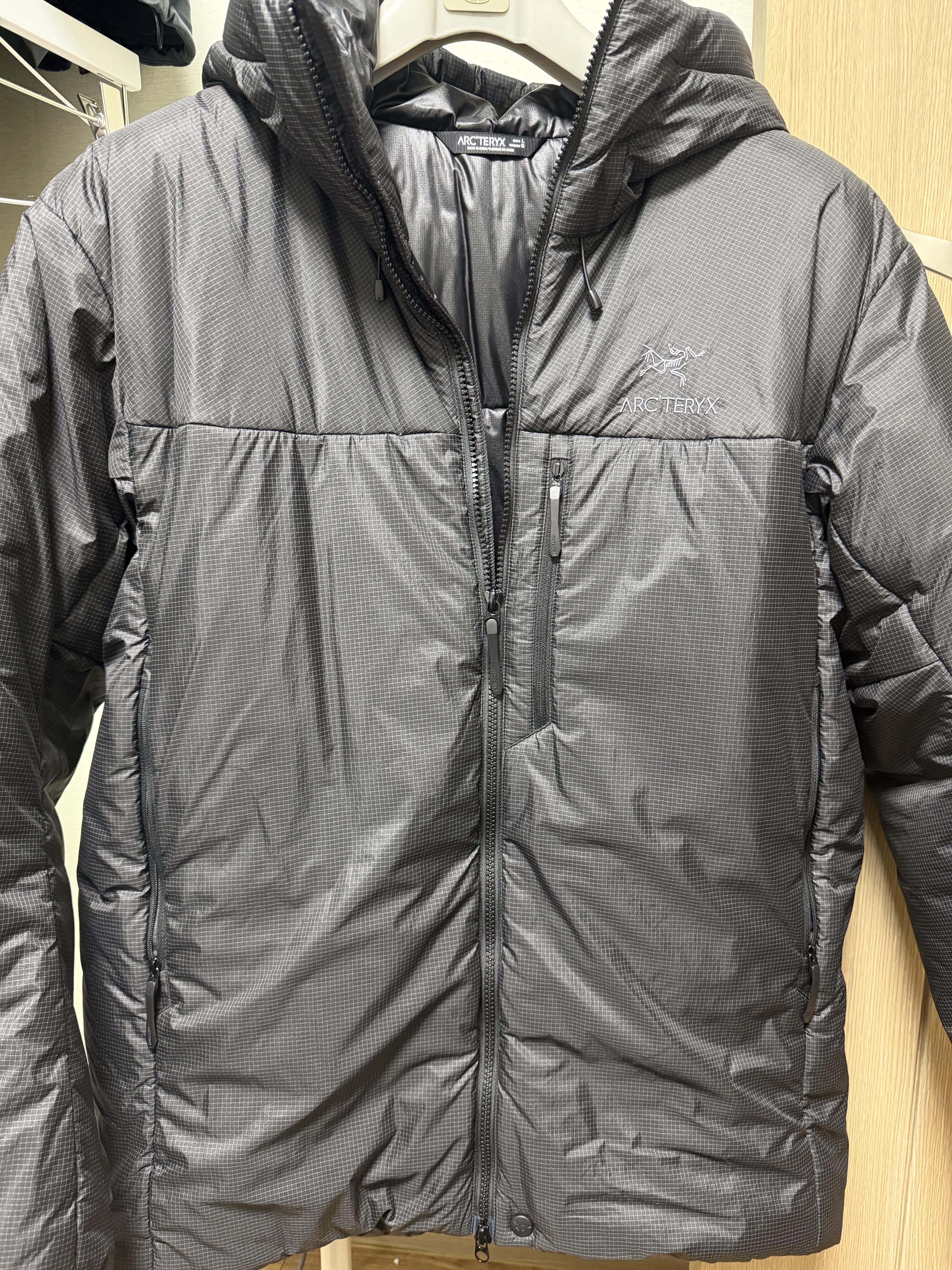Arc'teryx Nuclei SV Parka Black 착용 스타일 - 1