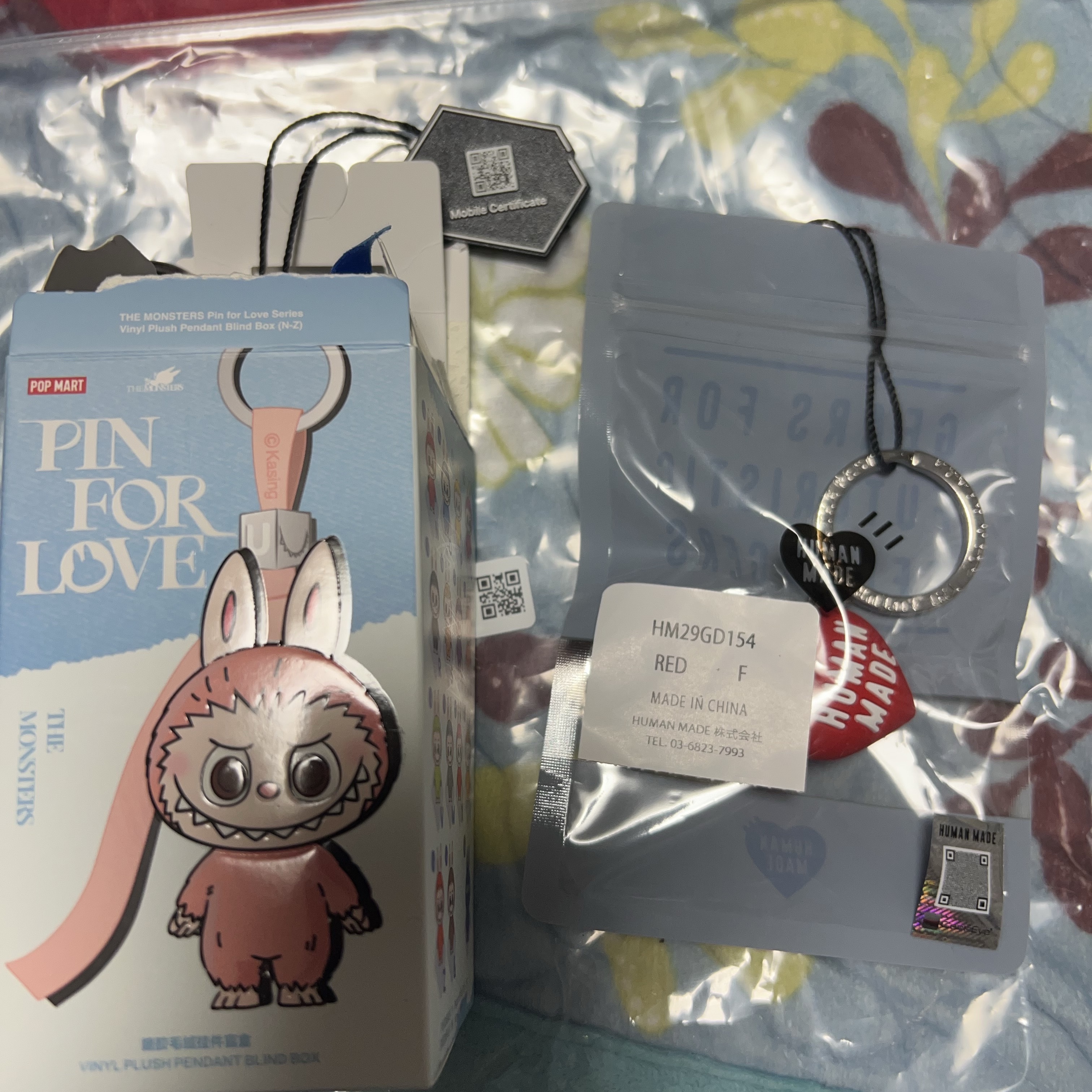 Pop Mart Labubu The Monsters Pin For Love Series Vinyl Plush Pendant (N-Z) O (Opened Case), Human Made Heart Rubber Key Chain Red 착용 스타일