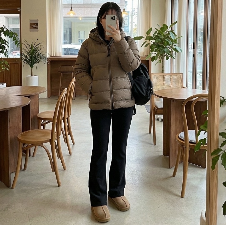 C.P. Company Chrome-R Goggle Down Jacket Walnut Beige - 24FW, Prada Re-Nylon Medium Backpack Black 착용 스타일