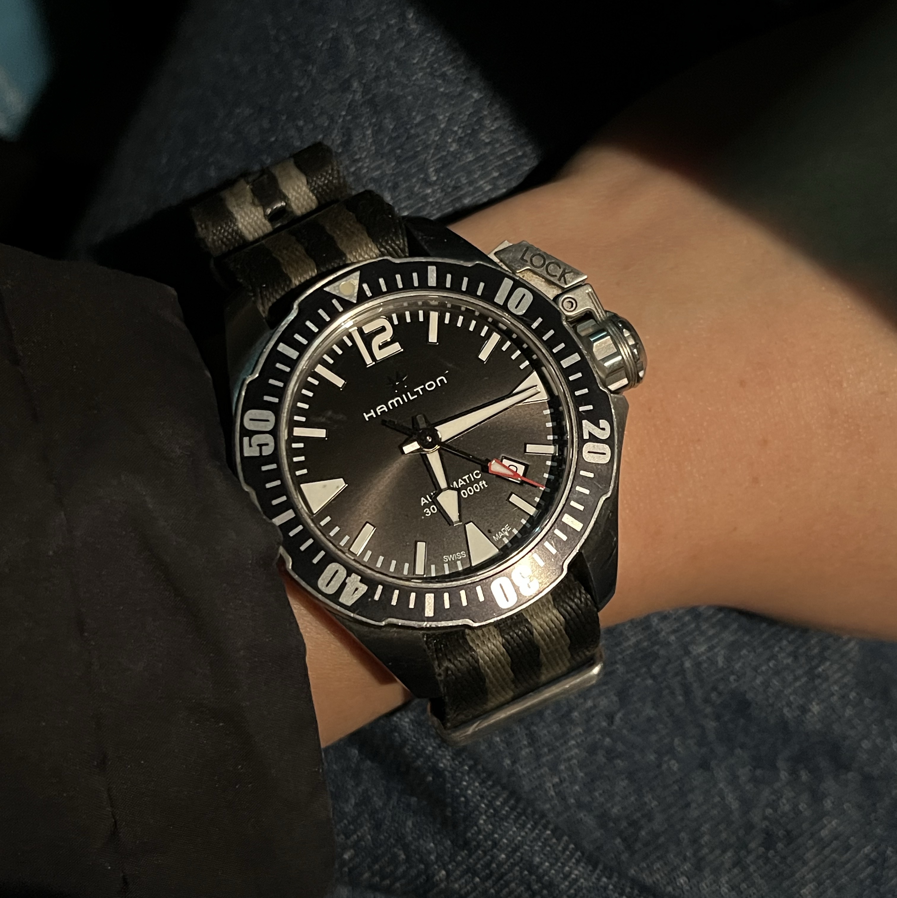 Hamilton Khaki Navy Frogman Auto 42mm Stainless Steel Black 착용 스타일