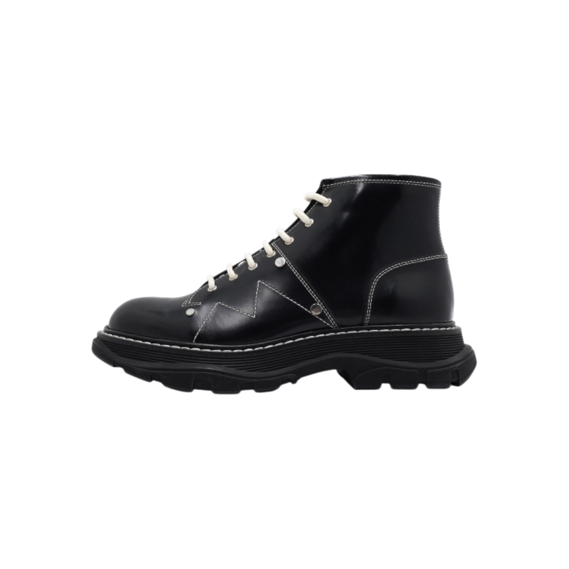 ITLHO5PSW9JS Alexander McQueen Black Leather Tread Slick Lace-Up Ankle Boots