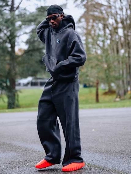 Nike Mind 001 Solar Red Chrome, Nike Mind 001 Light Smoke Grey Chrome 착용 스타일