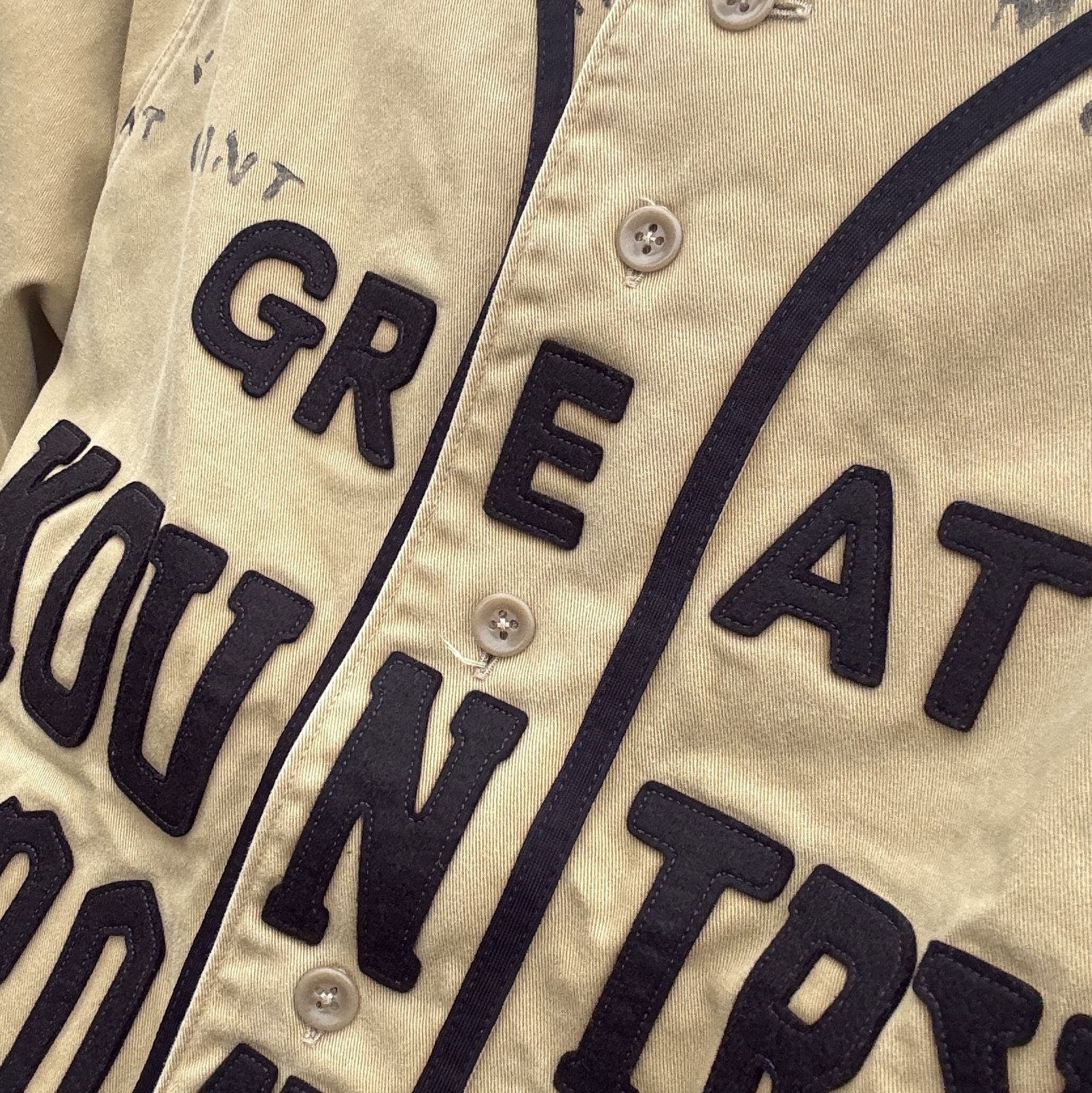Kapital Chino Great Country Damaged Baseball Long Sleeve Shirt Beige 착용 스타일