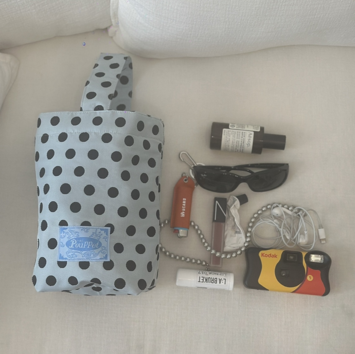 [3% 적립] POUPPET Polka Dot Mini Bag Silver Blue 착용 스타일