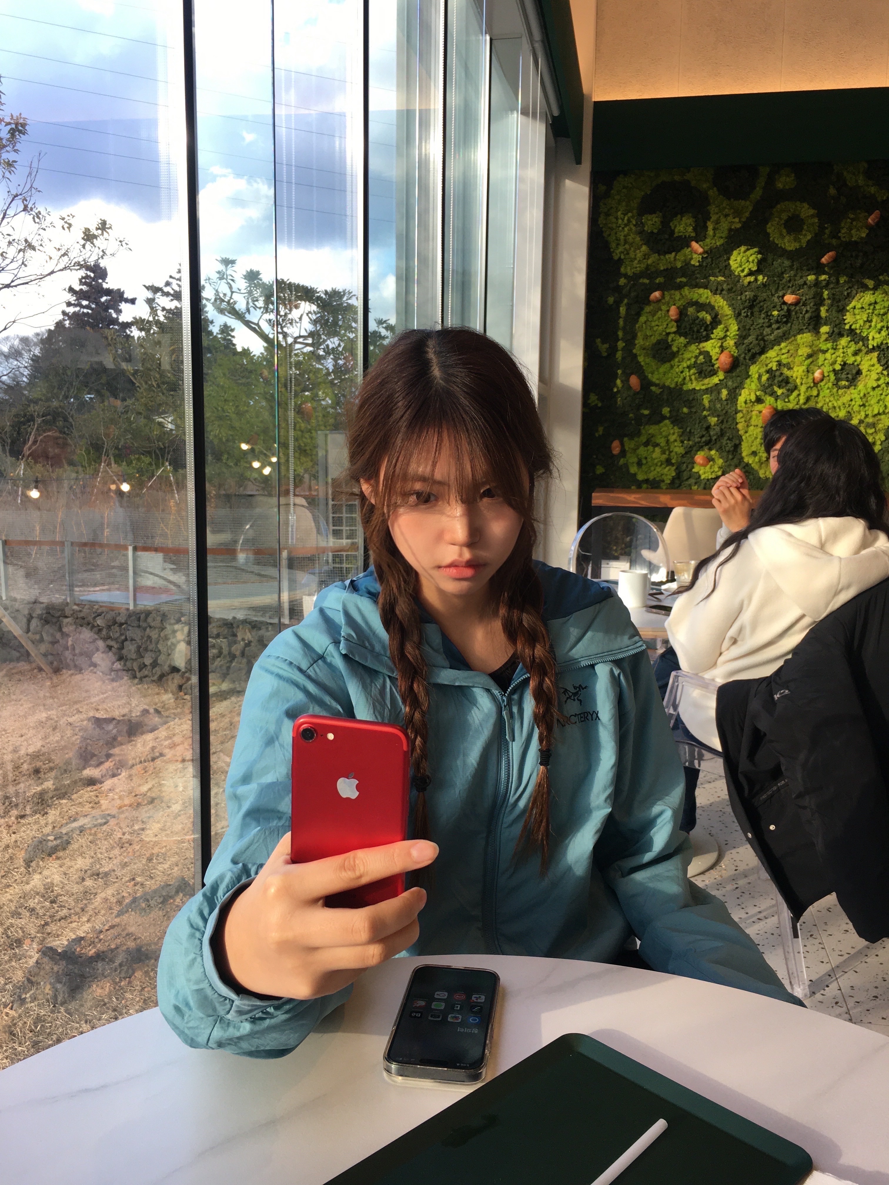 (W) Arc'teryx Atom Hoody Solace 착용 스타일