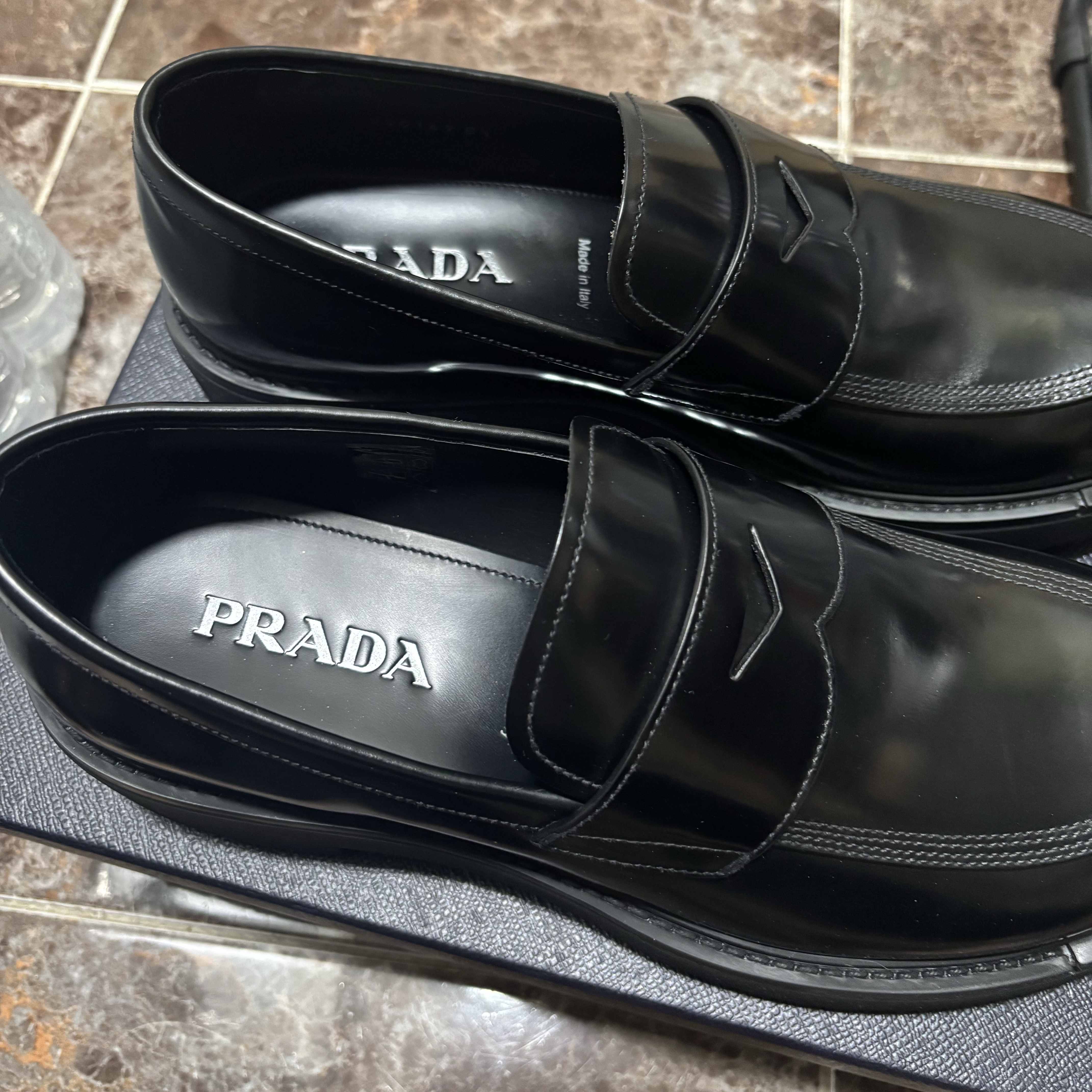 Prada Brushed Leather Loafers Black 착용 스타일 - 1