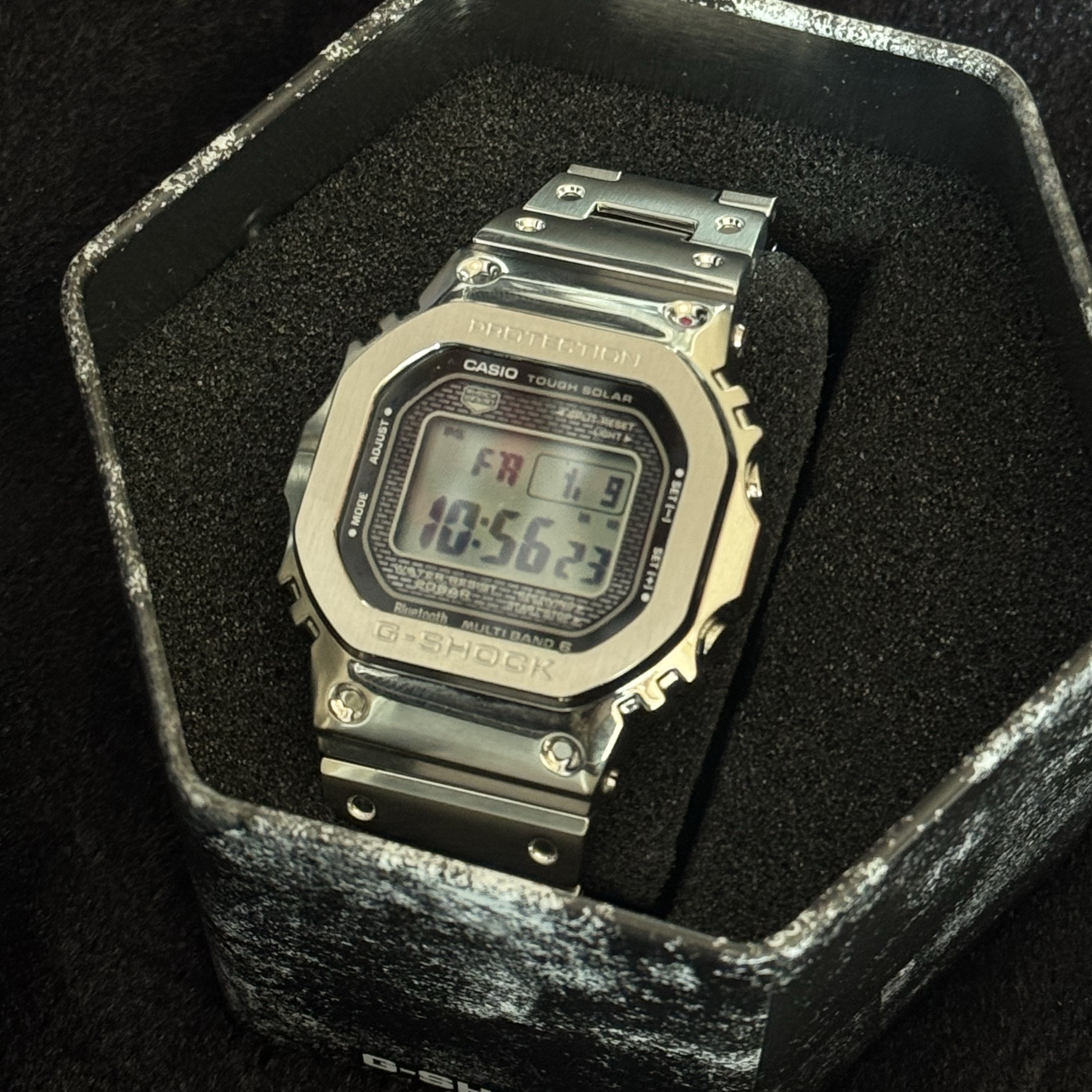 Casio G-Shock GMW-B5000D-1 착용 스타일