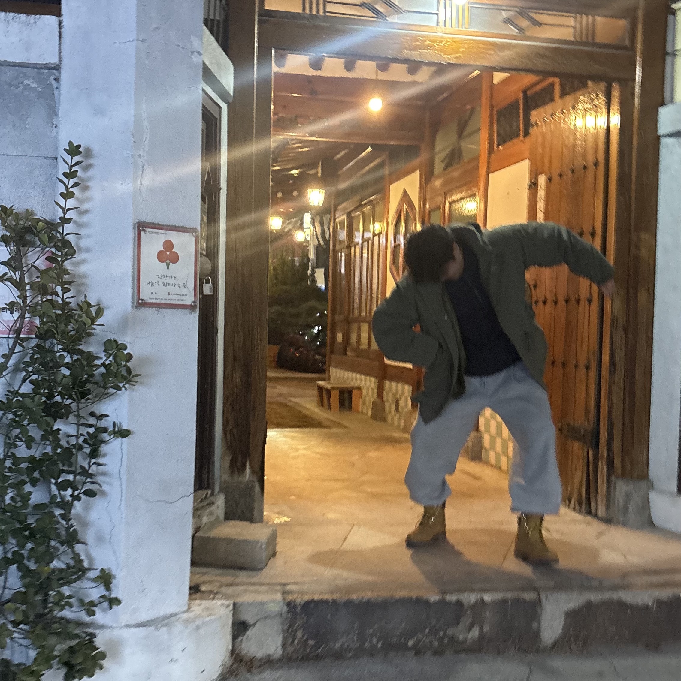 Timberland 6 Inch Laceup Basic Boots Wheat Brown - Wide, Supreme Small Box Half Zip Pullover Navy - 25SS 착용 스타일 - 1