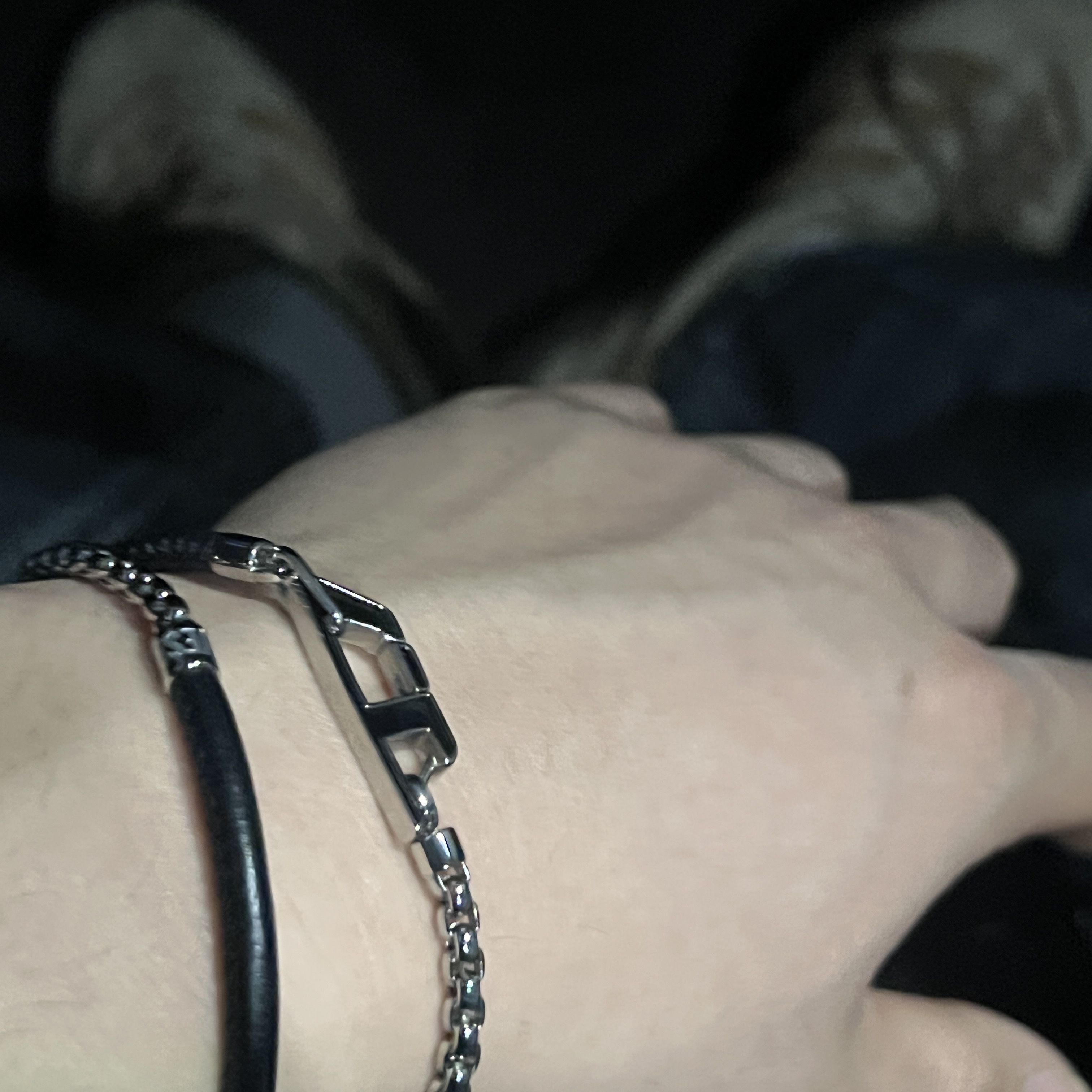 Diesel Dx1472 Stainless Steel Chain Bracelet Silver Black 착용 스타일