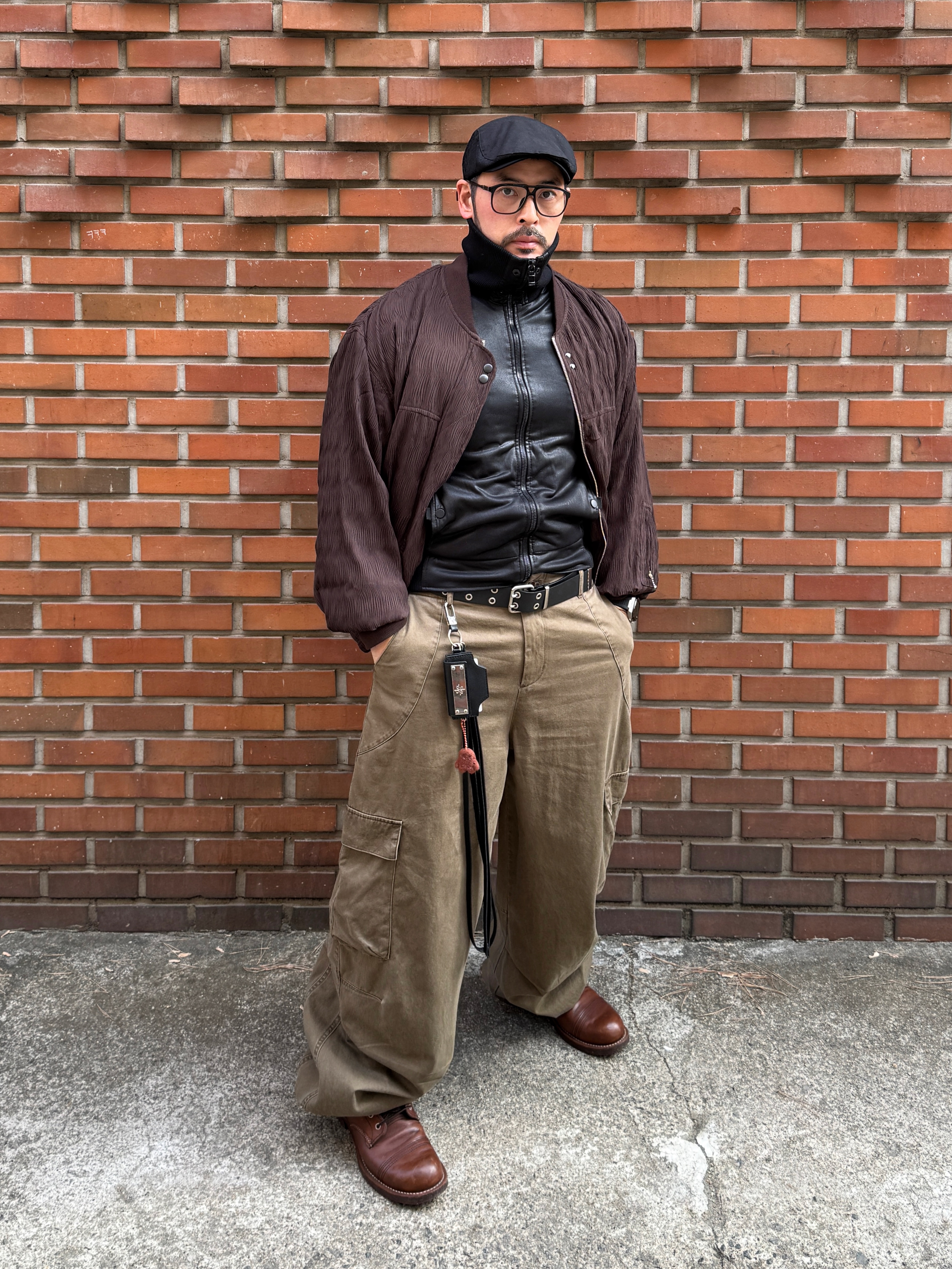 noun Washed Cargo Pants Khaki, noun Wave Pleated Blouson Brown 착용 스타일 - 1