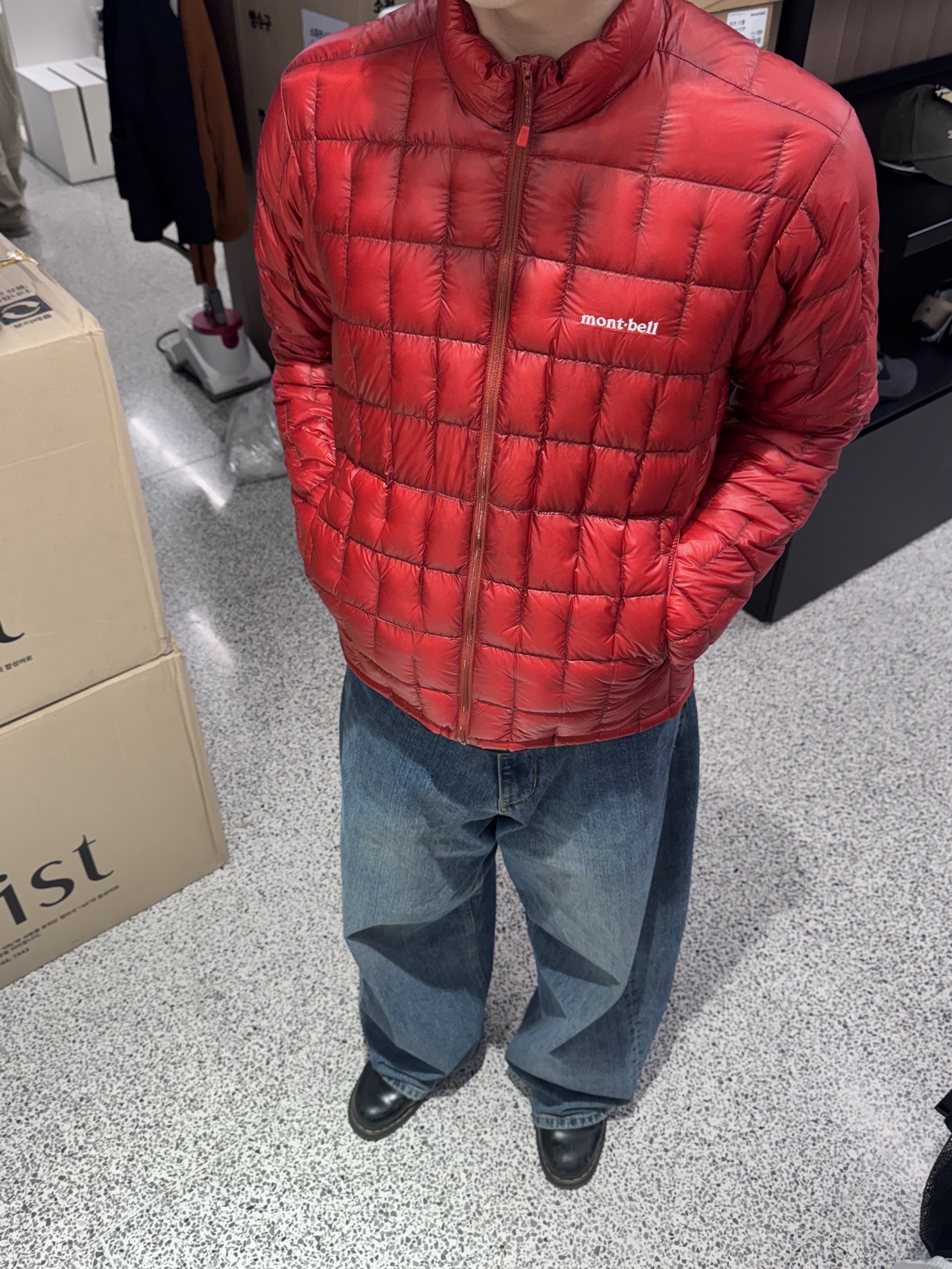 Montbell Plasma 1000 Down Jacket Light Silver, Dr. Martens 1461 Smooth Black 착용 스타일 - 3