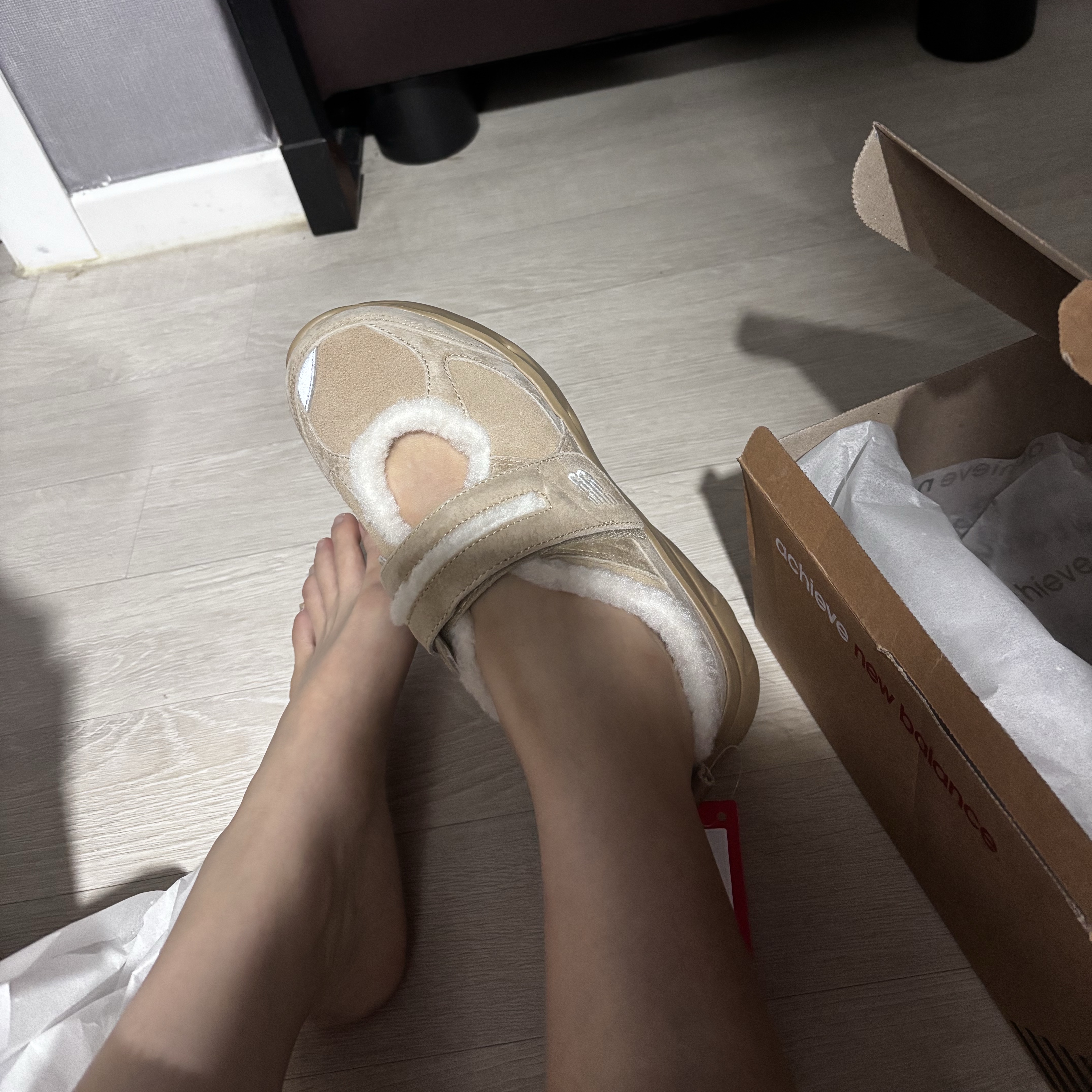 (W) New Balance Winter Breeze SD2205 Beige 착용 스타일 - 2