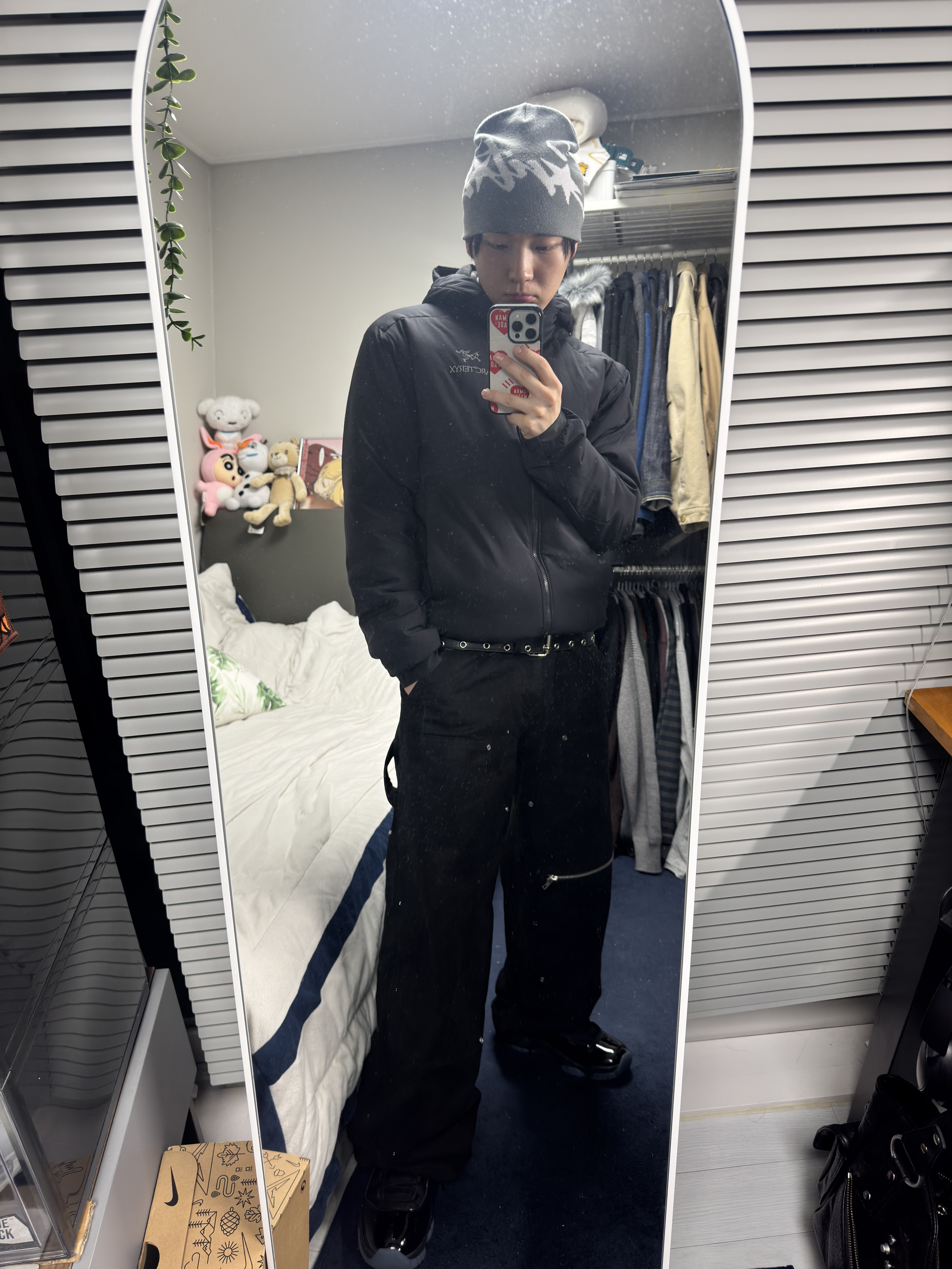 Arc'teryx Atom SV Hoody Black, Jordan 11 Retro Gamma 착용 스타일 - 1