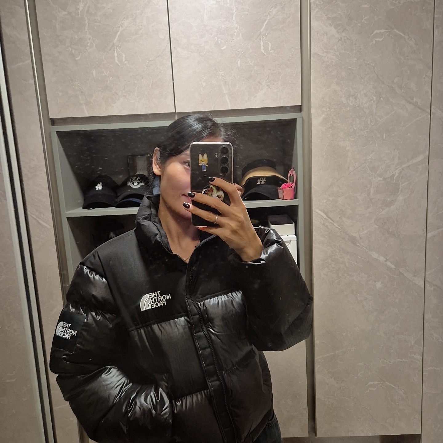 (W) The North Face White Label Novelty Nuptse Down Jacket Black 착용 스타일