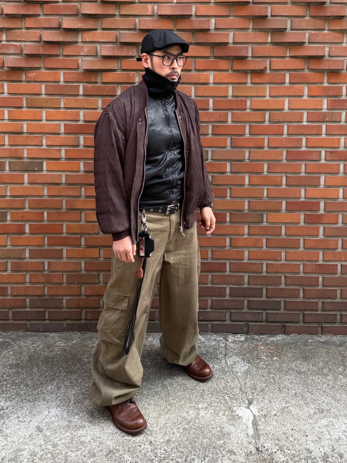 noun Washed Cargo Pants Khaki, noun Wave Pleated Blouson Brown 착용 스타일 - 2