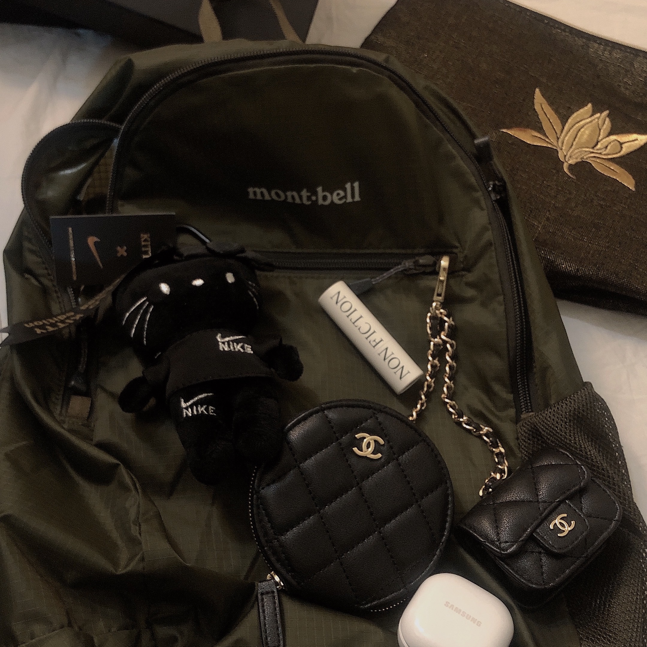Montbell Pocketable Light Pack 18 Khaki Green, Nonfiction Vegan Lip Balm 착용 스타일