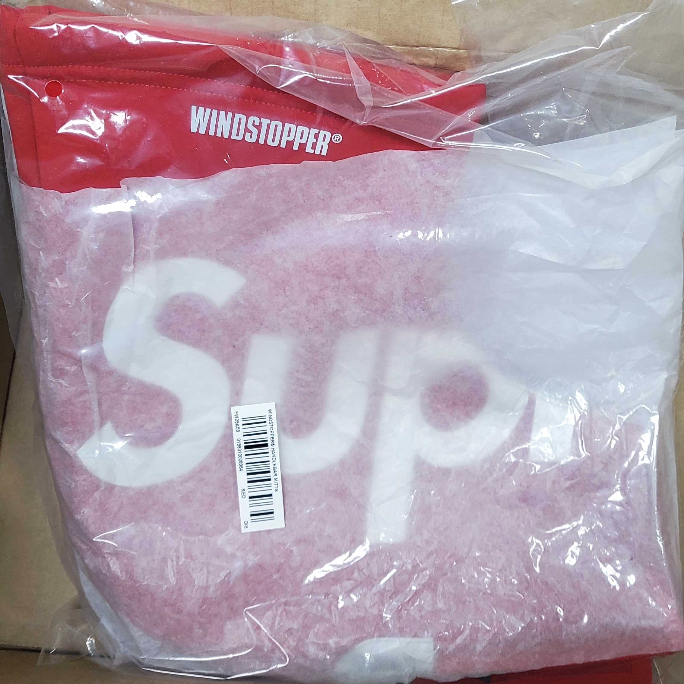 Supreme Windstopper Handlebar Mitts Red - 25FW 착용 스타일