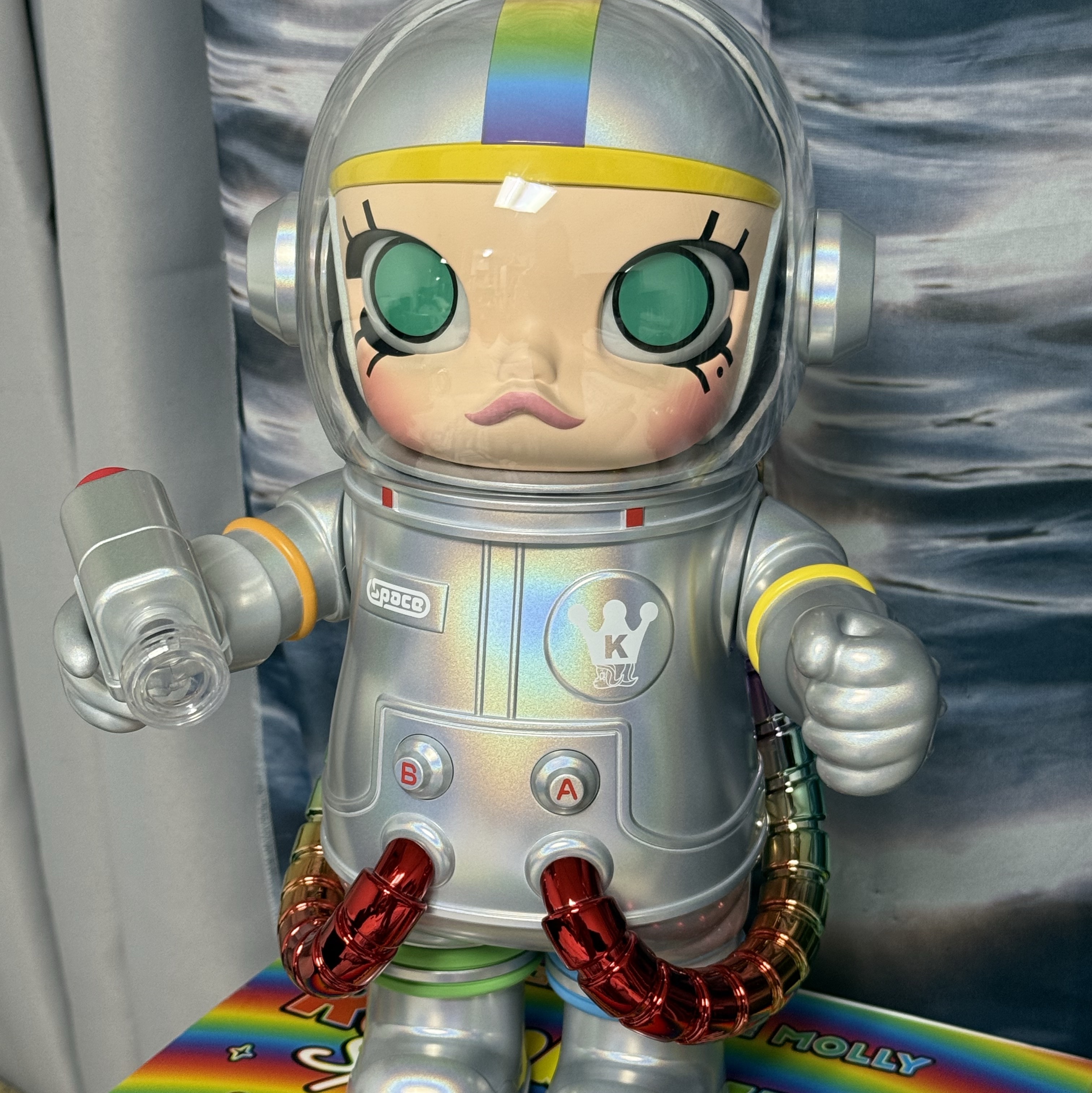 Pop Mart Mega Space Molly 400% Rainbow 2.0 착용 스타일 - 1