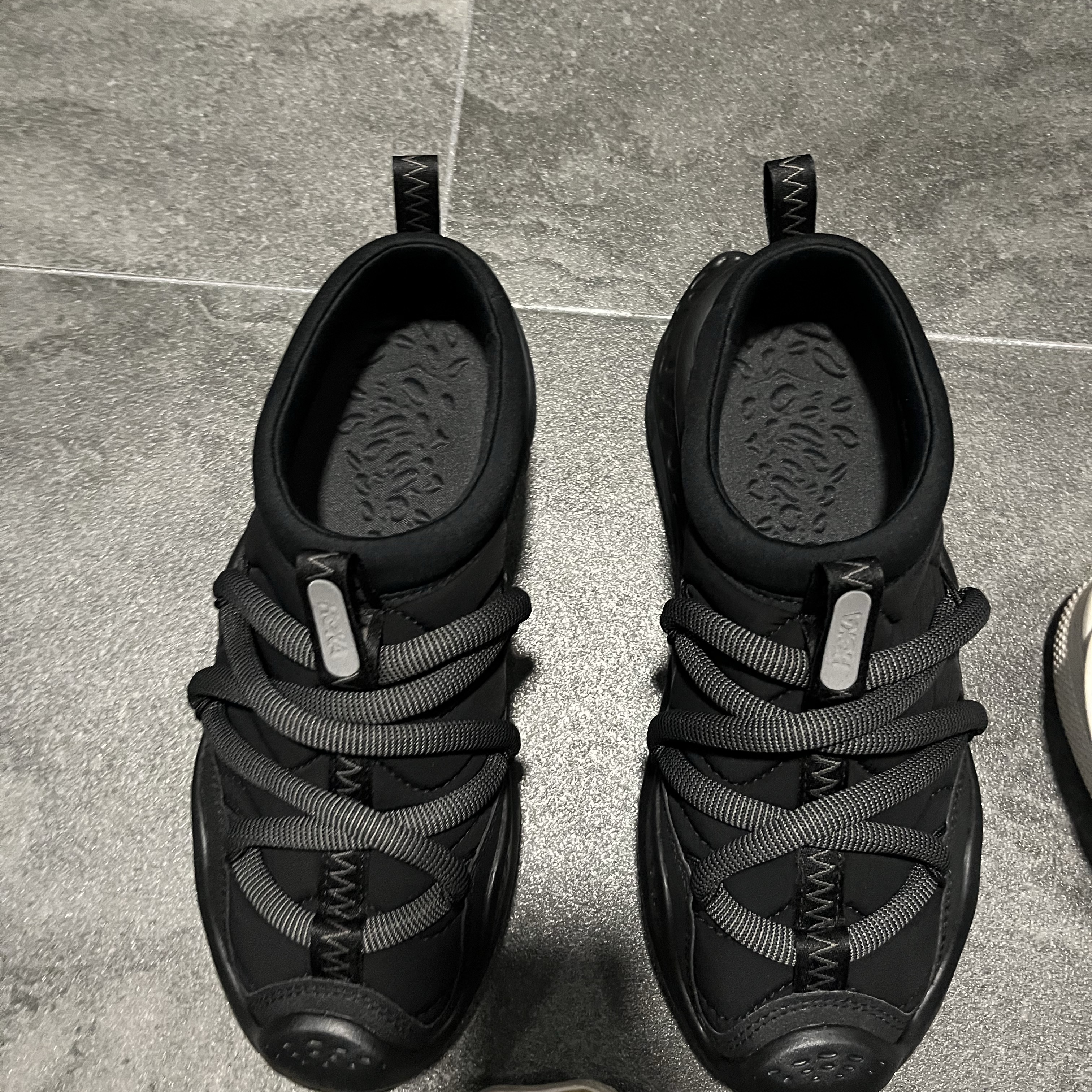 Hoka Ora Primo Black 착용 스타일